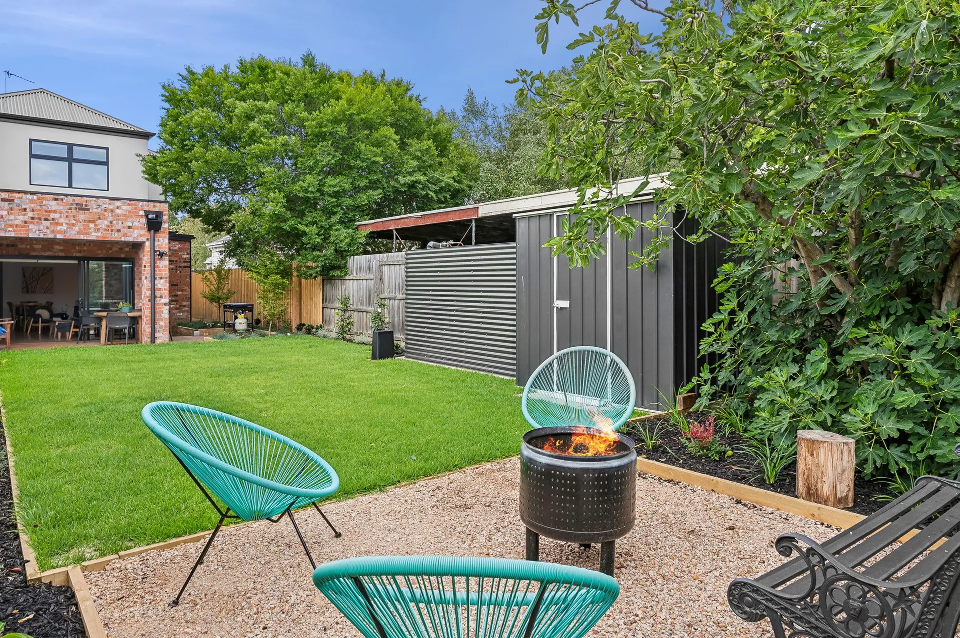 St Helens I Stunning Family Townhouse in Geelong