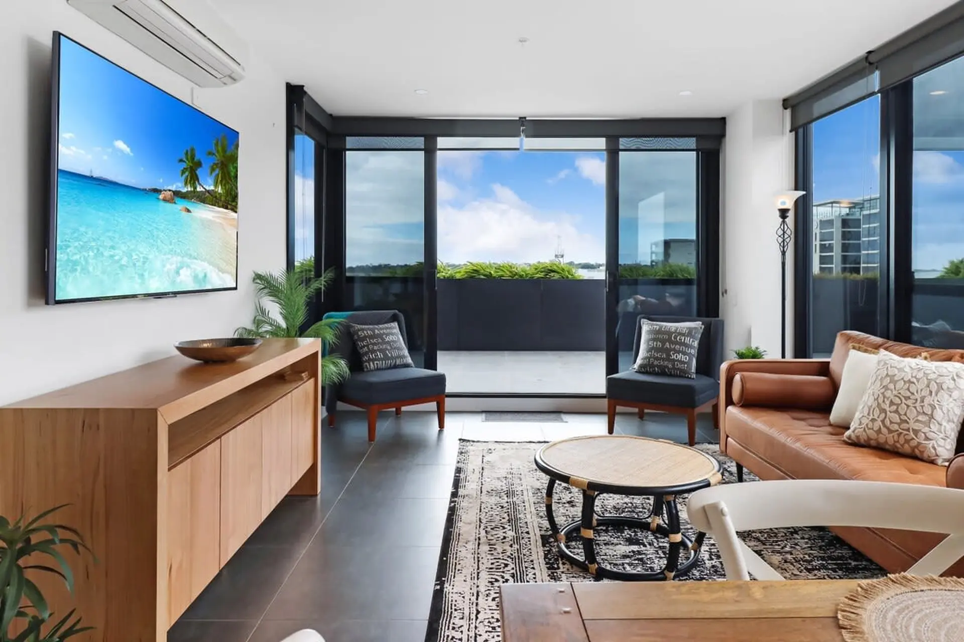 Miramar 406 I Geelong CBD Apartment