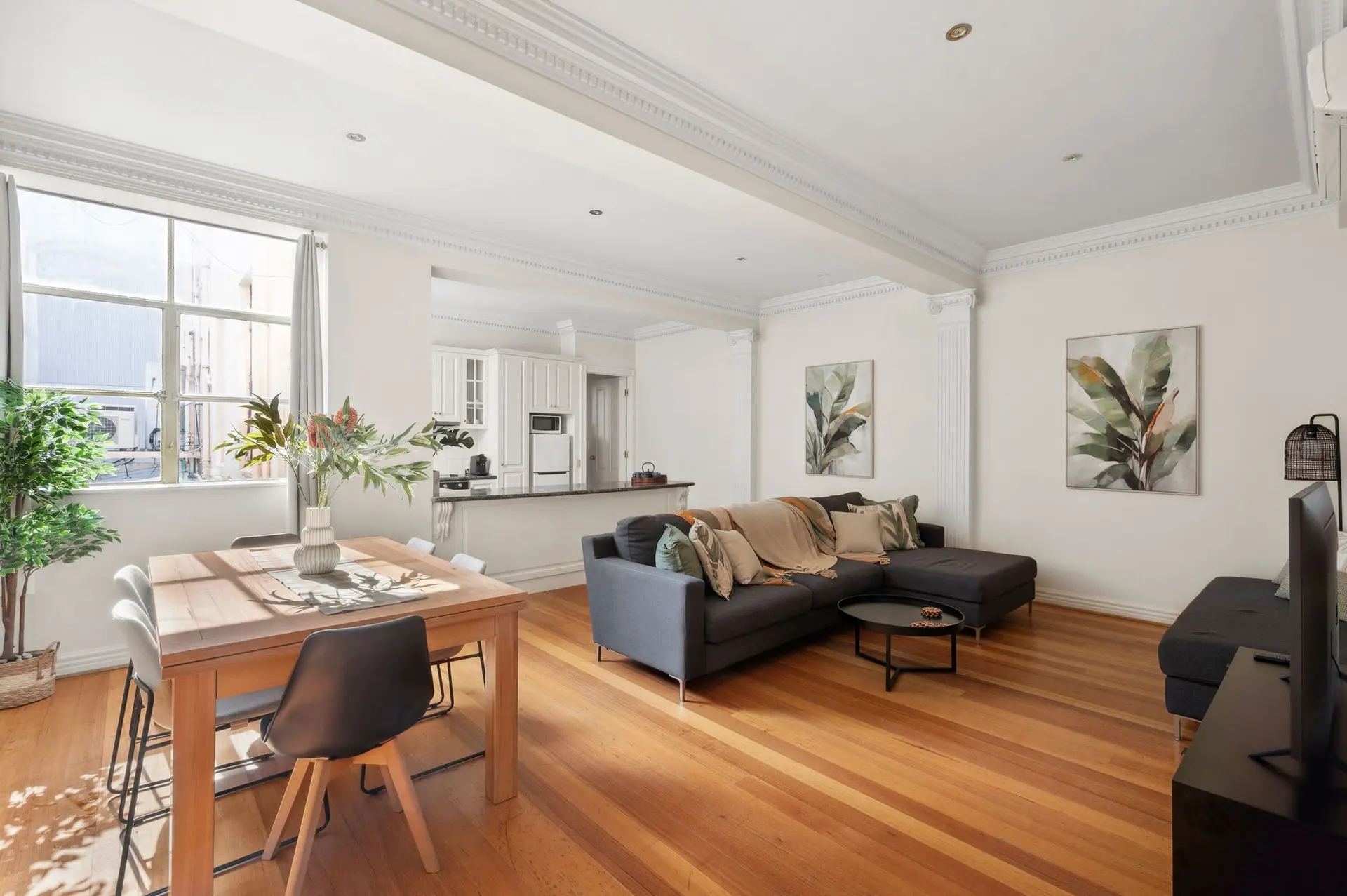 Malop St 2BR Apartment w Sofa Bed in Geelong CBD