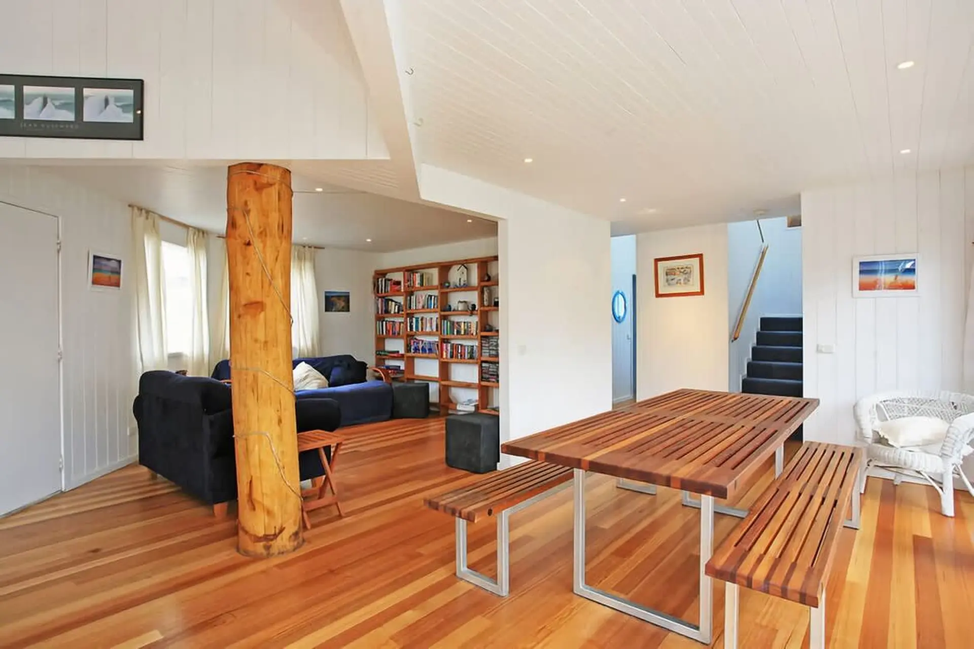 Coastal Hideaway I Pet Friendly I Walk to Shops