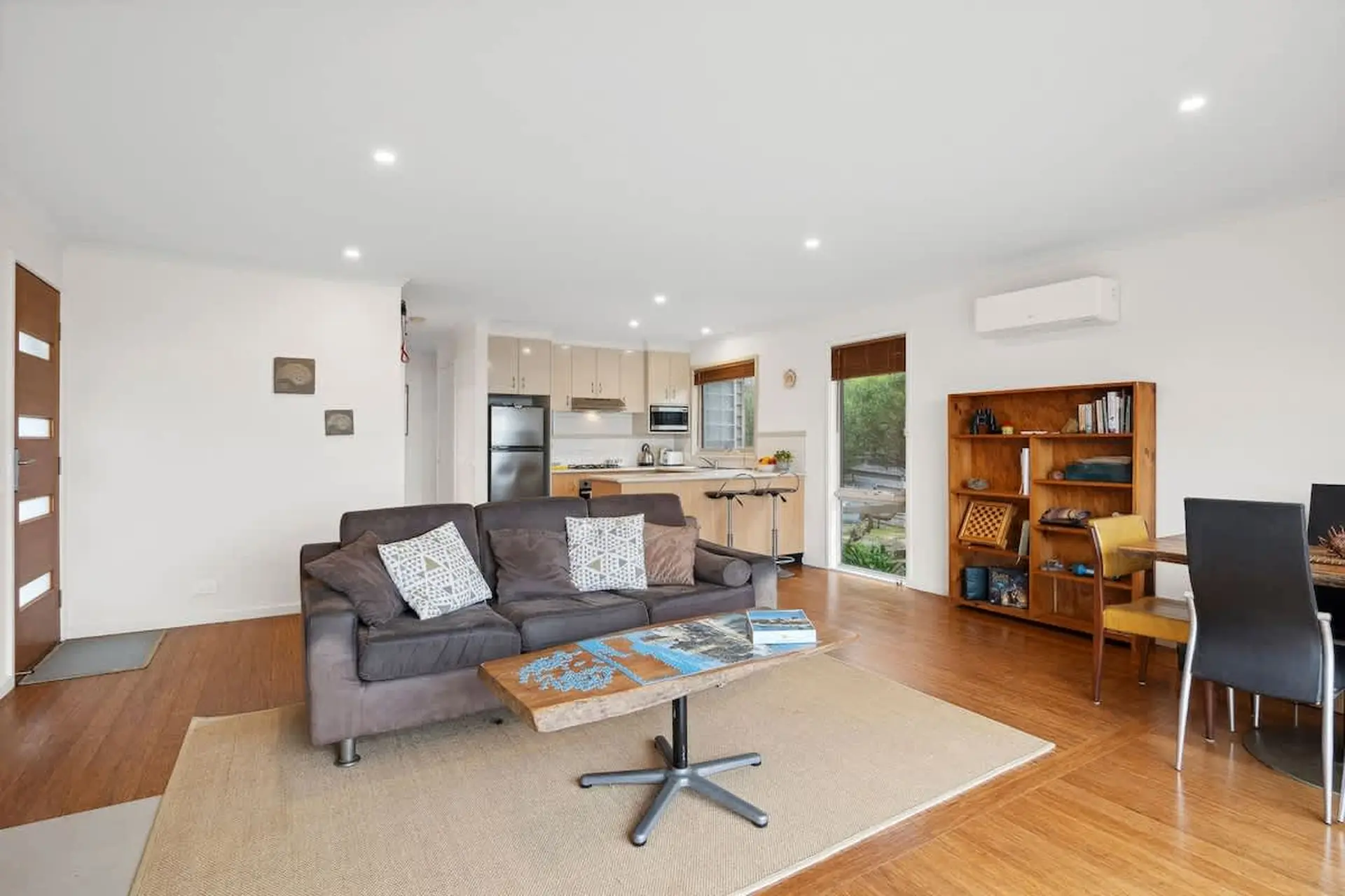Kurrawong Beach Retreats I Ocean & Lighthouse View