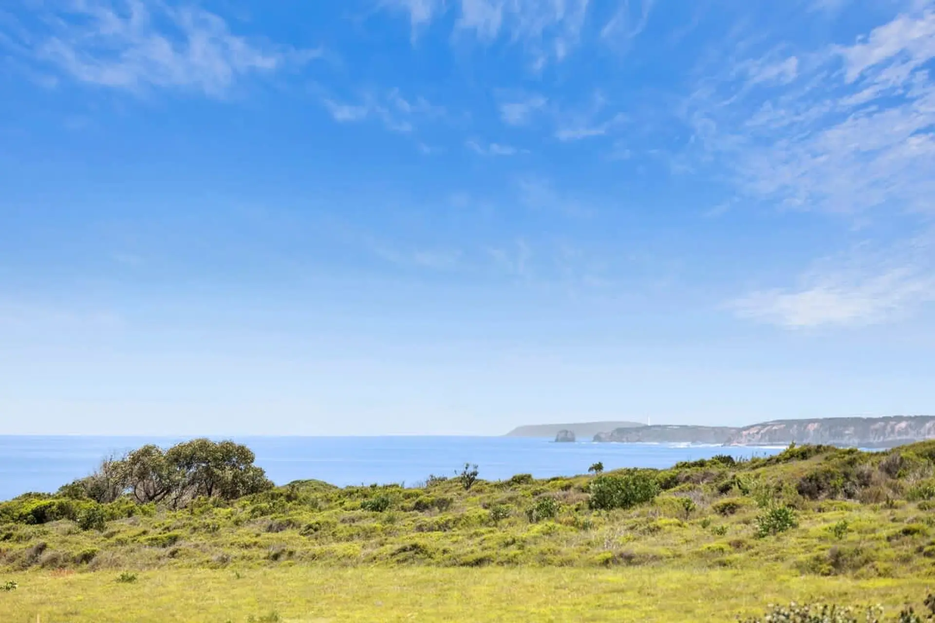 Kurrawong Beach Retreats I Ocean & Lighthouse View