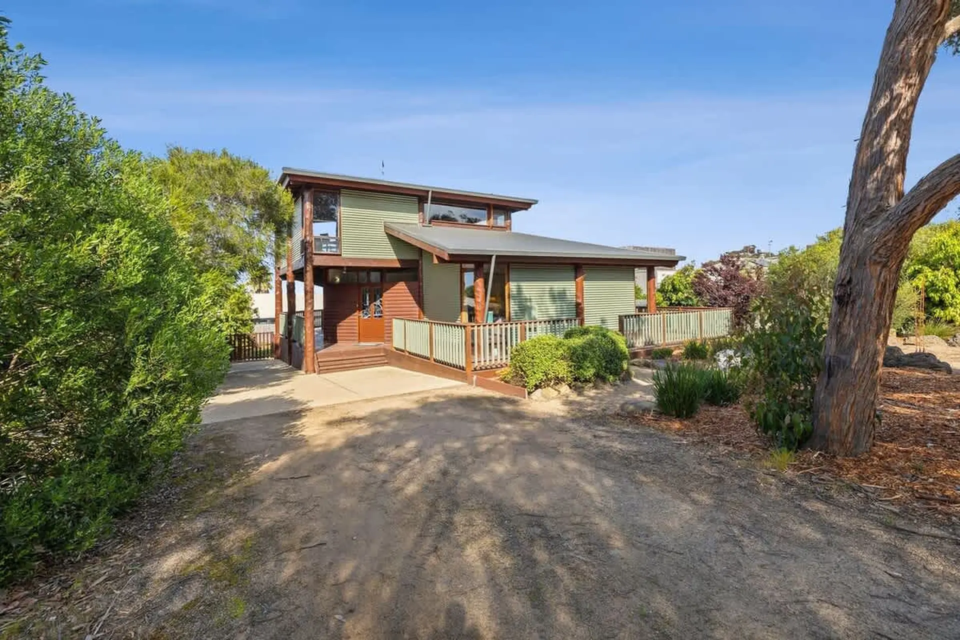 Beach Retreats I Ocean Views I Pet Friendly