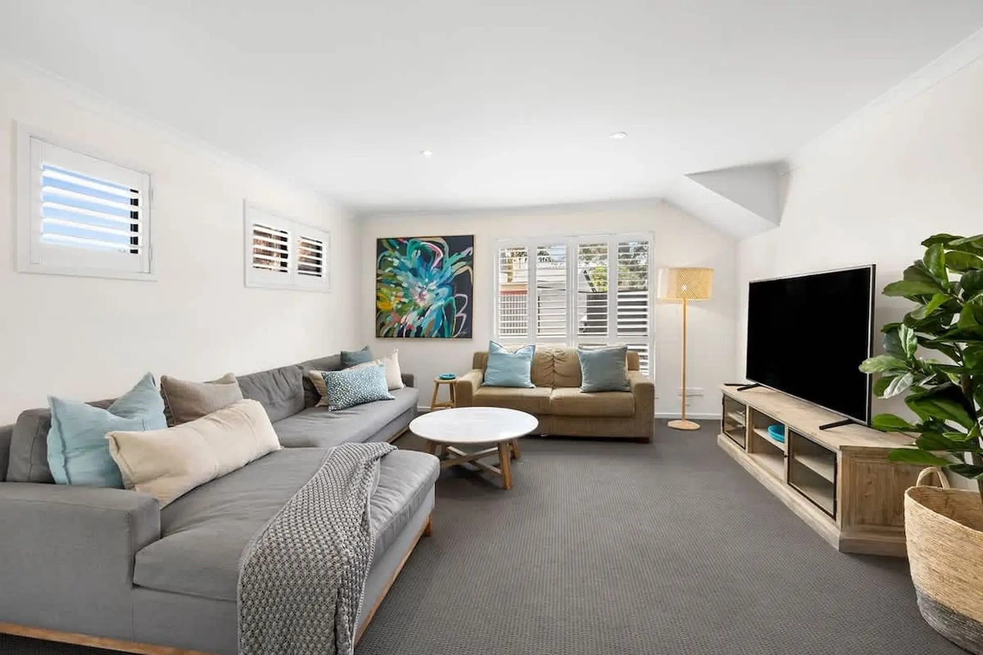 Holiday Comfort I Ocean Views I 2 Living Rooms