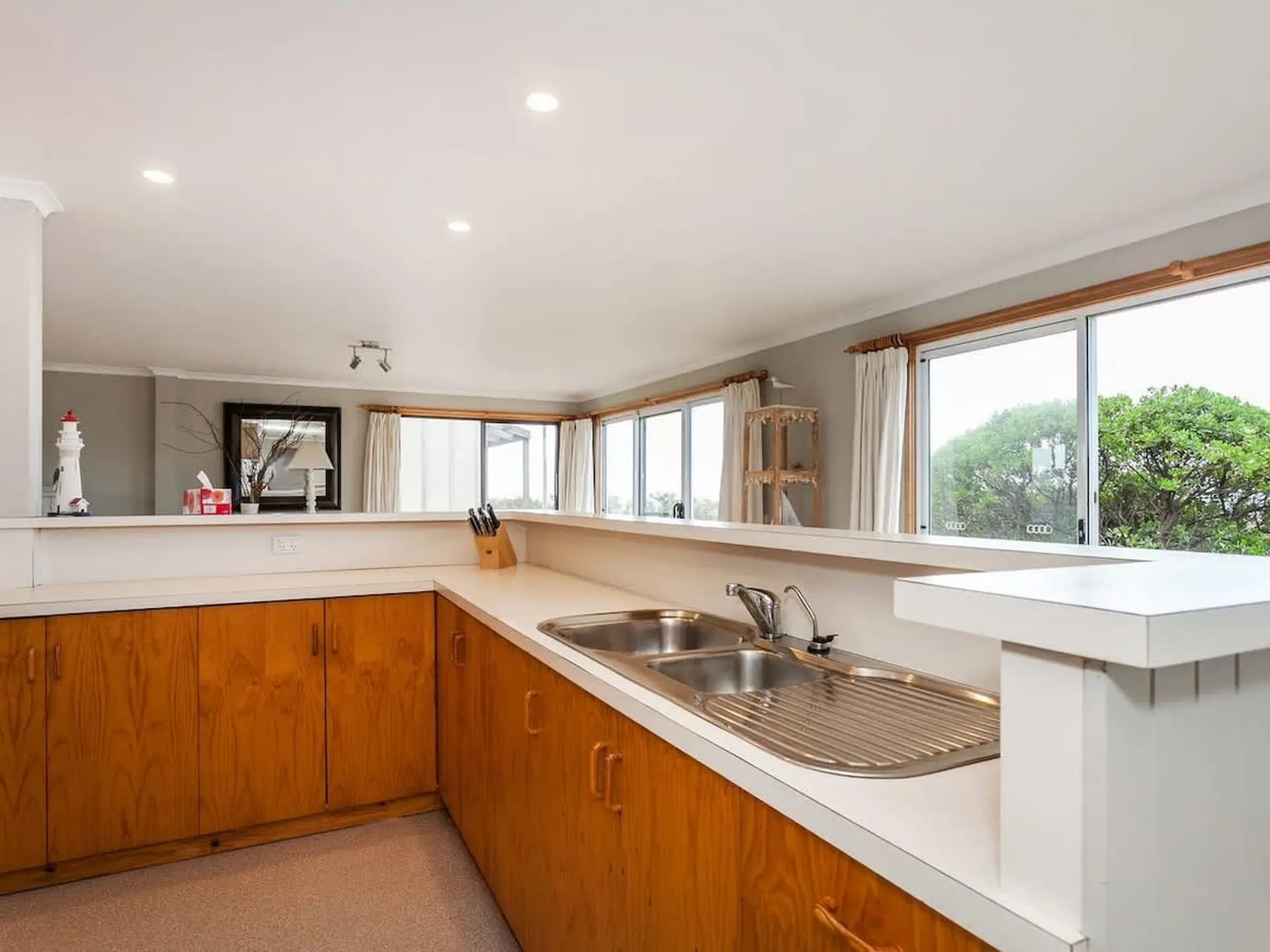 Moggs View I Ocean View