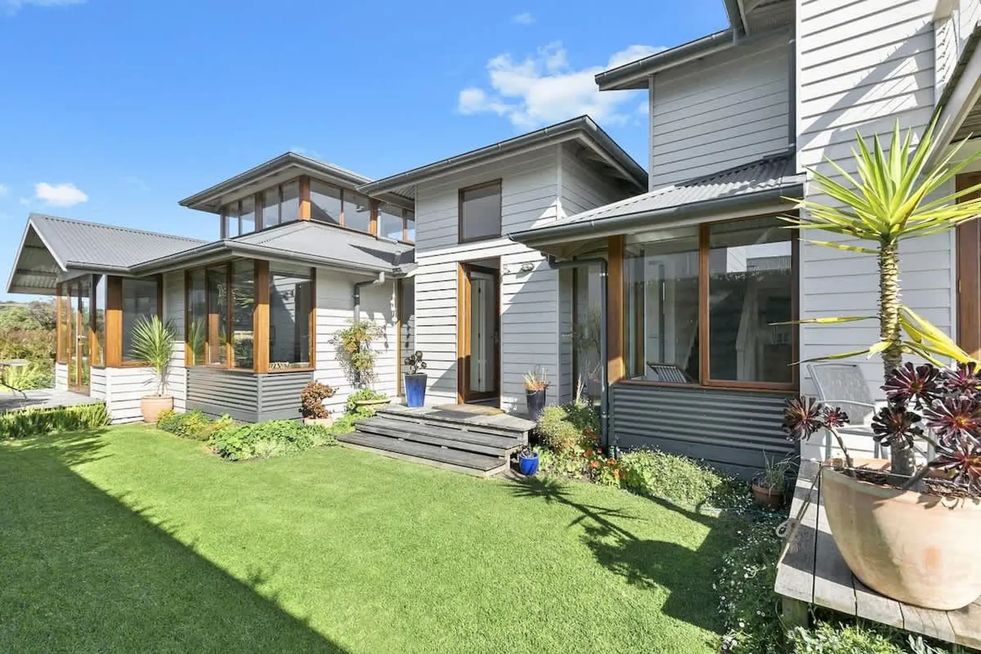 Sunnyside I Pet Friendly I Second Living