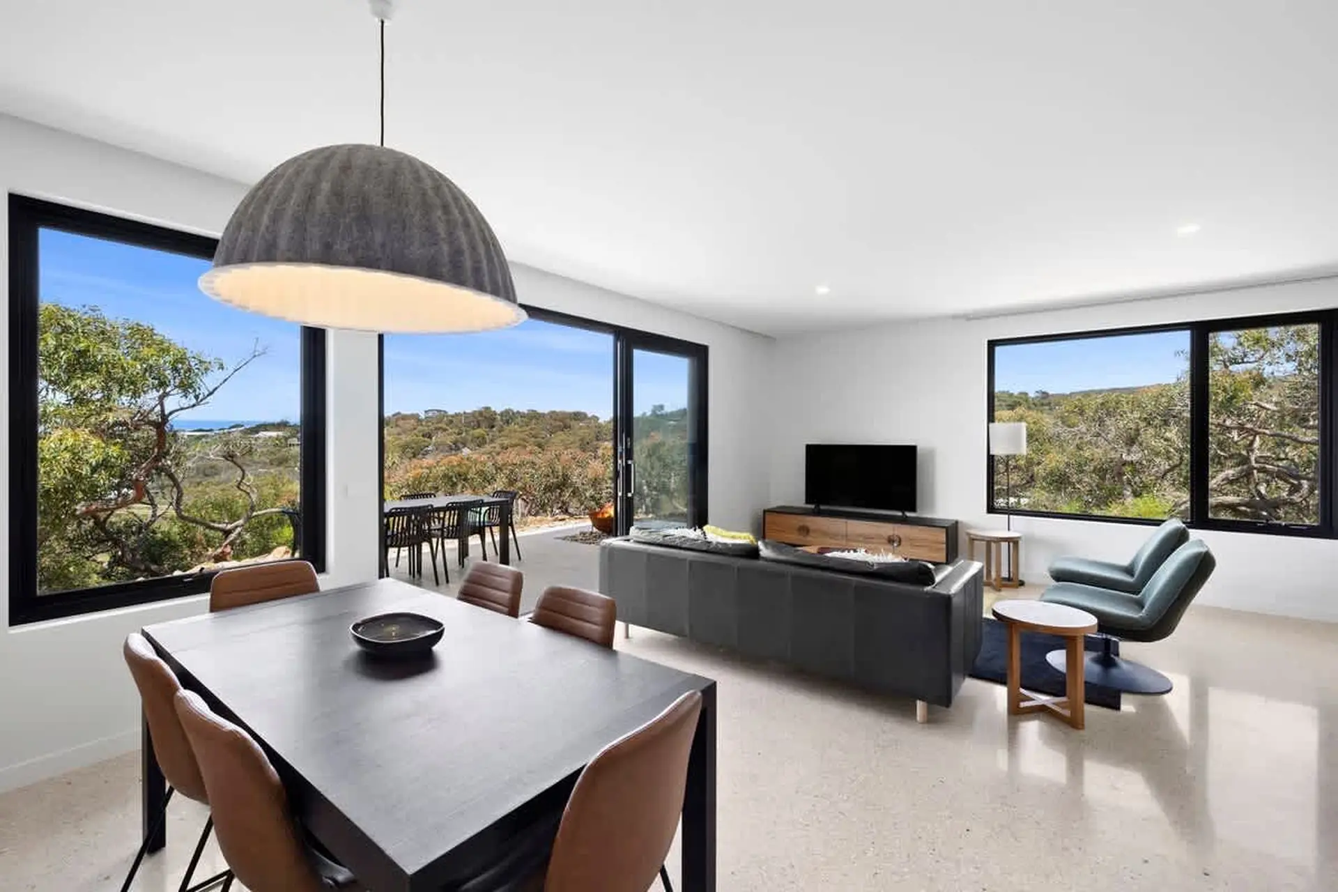 Self Contained Studio I Ocean Views