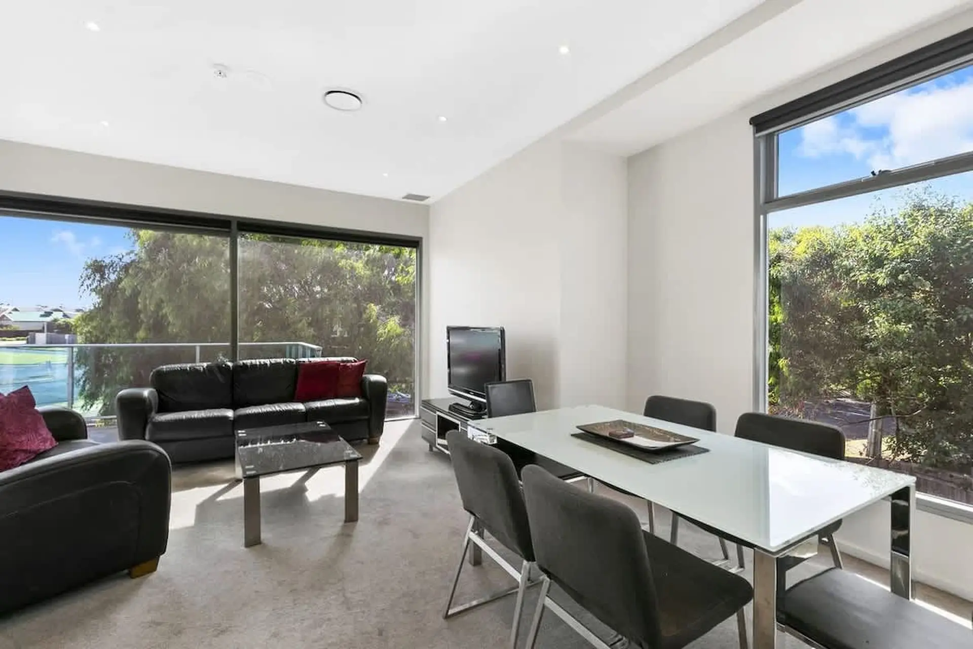 Bell St Apartments