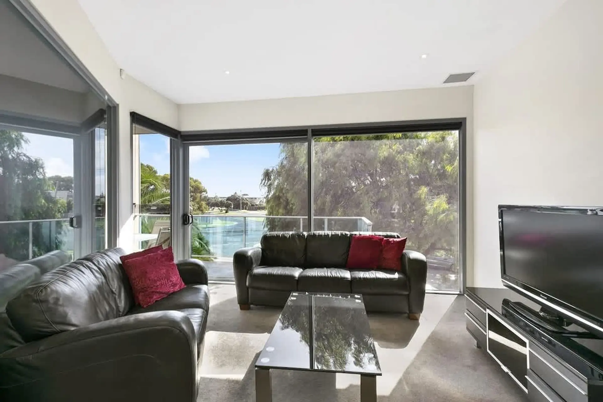 Bell St Apartments
