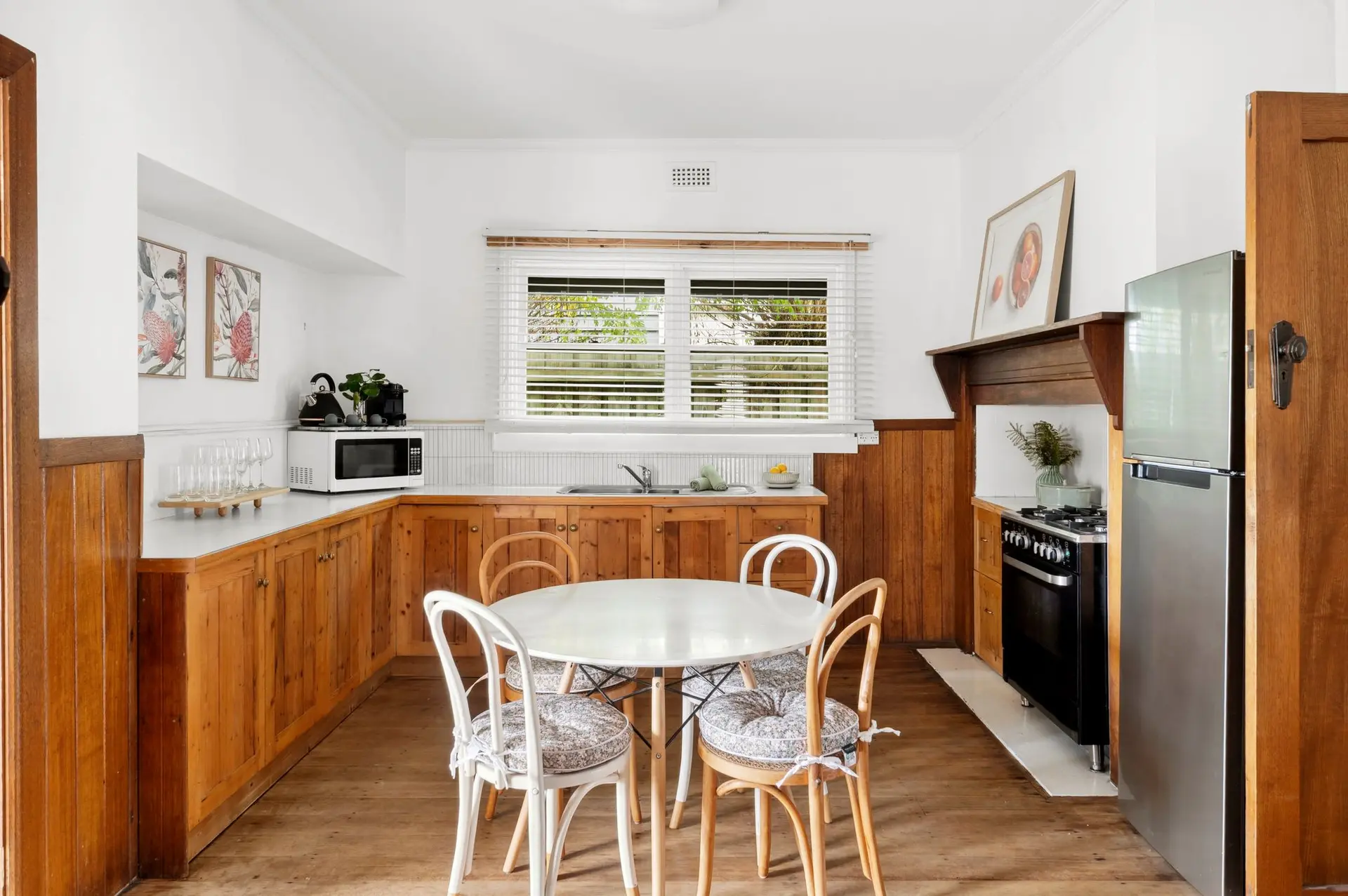 Charming 1930s Cottage Retreat I Pet Friendly Esca