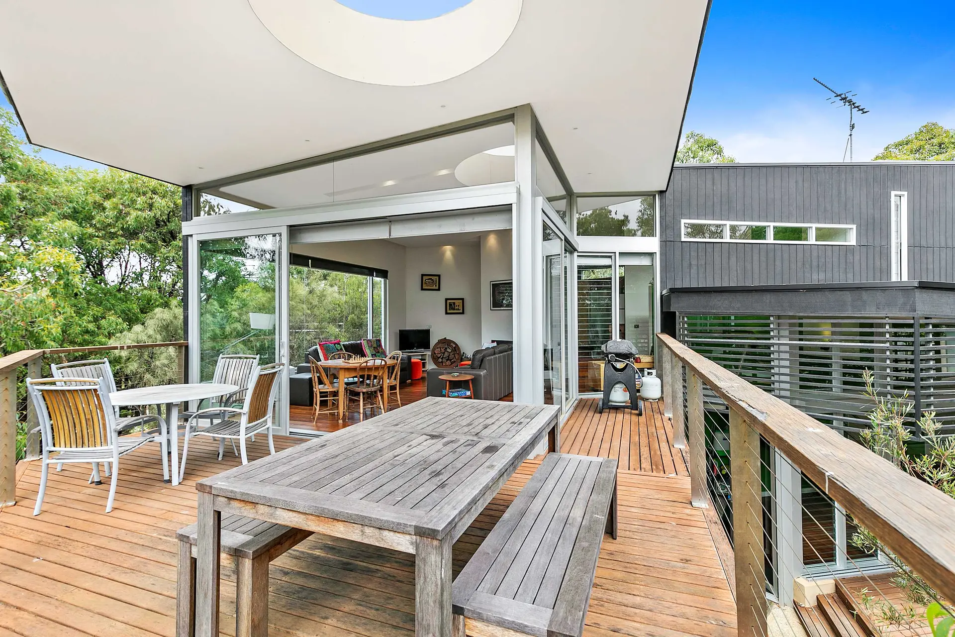 Erica Escape | Modern Treehouse Retreat