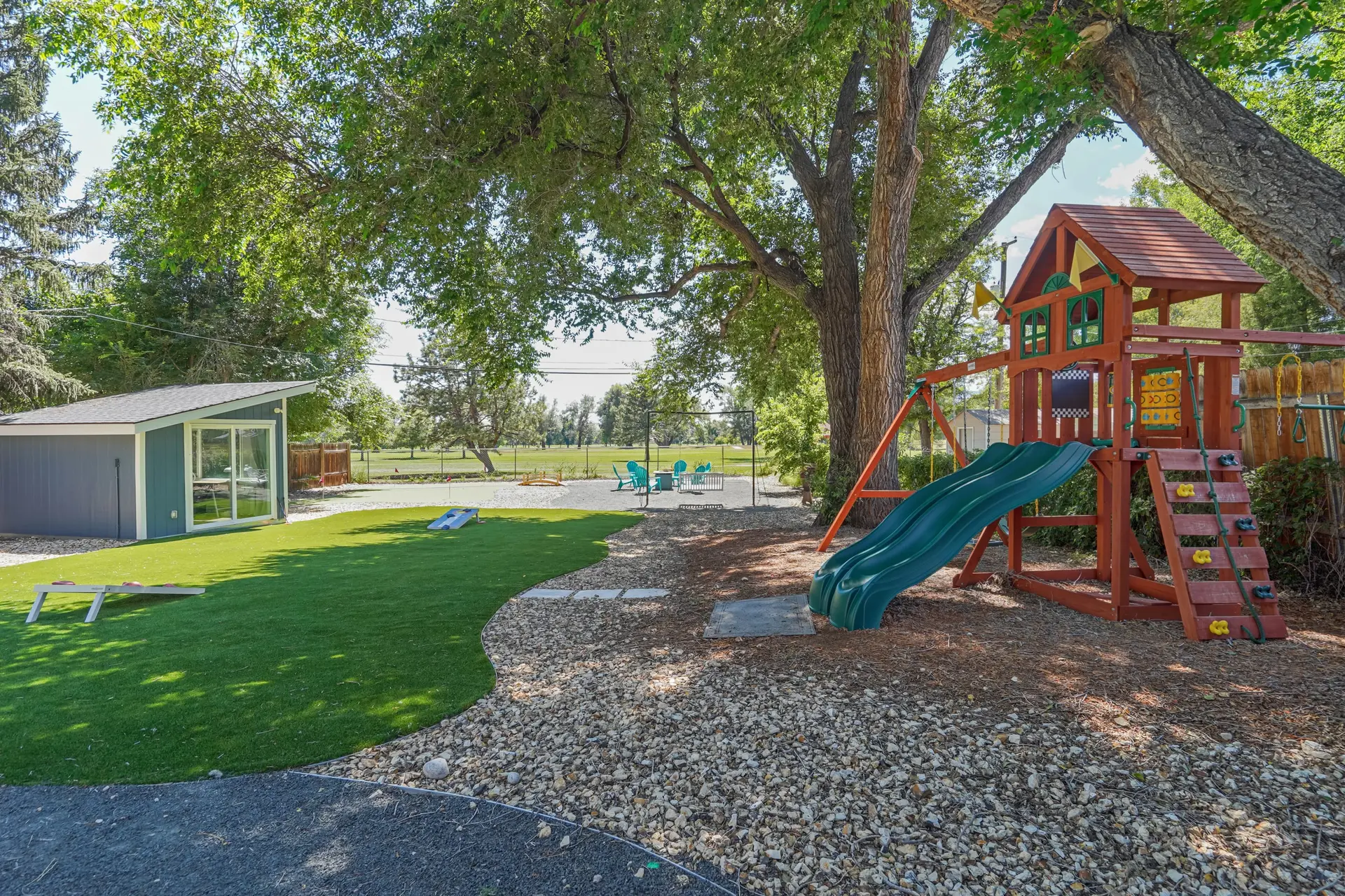 Mulligan Magic! Putting Green & Hot Tub & Fire Pit