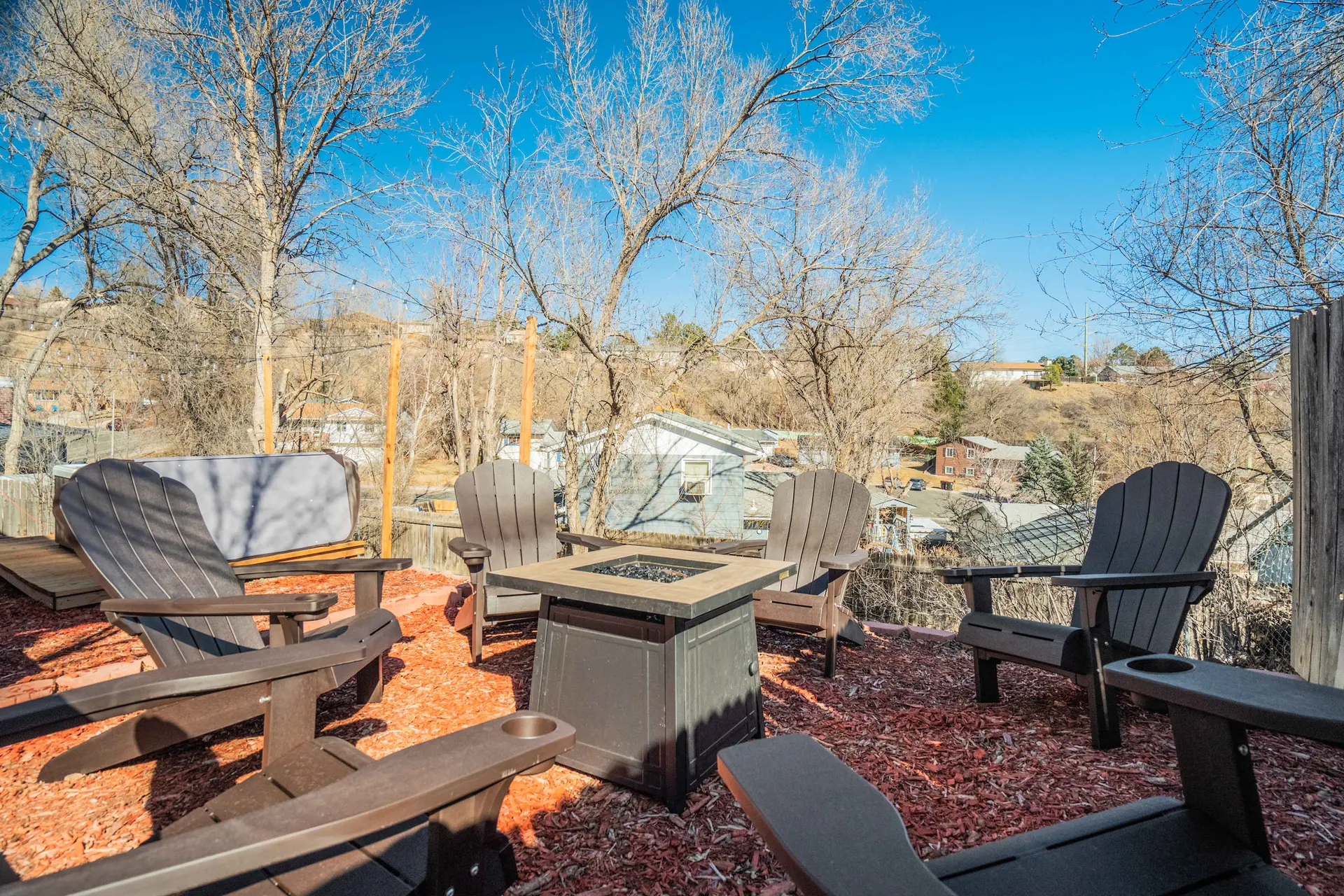 Runaway Escapade! Hot Tub, BBQ & Fire Pit