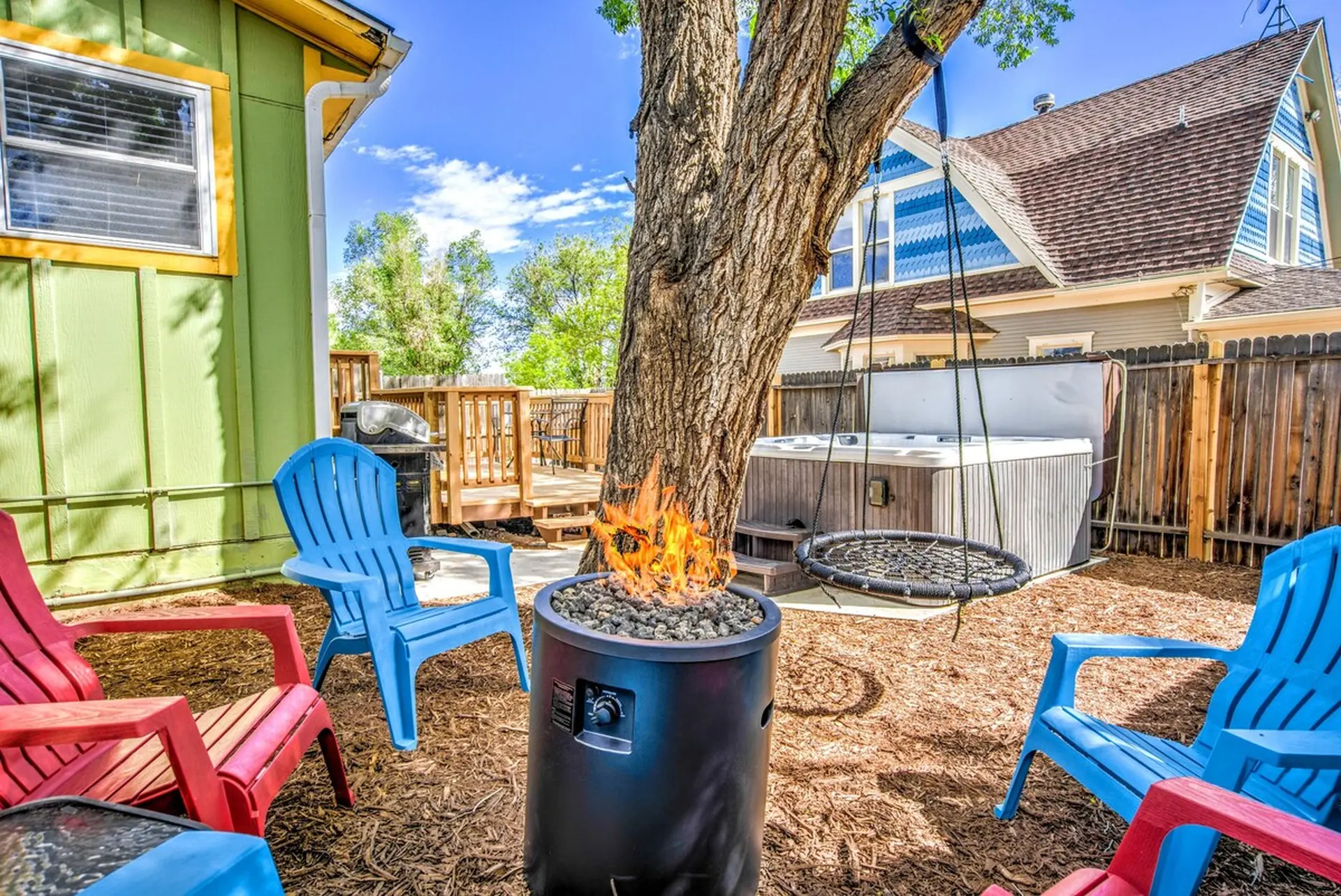 The Vibrant Victorian! Hot Tub & Fire Pit in OCC!