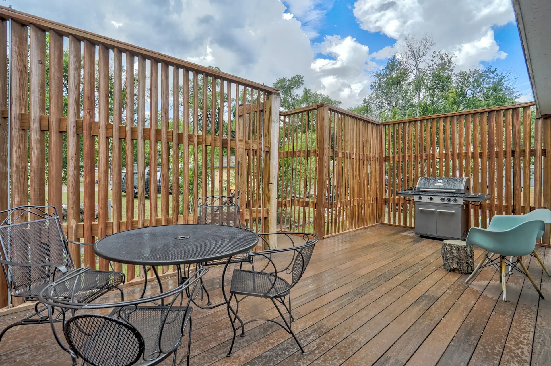 Red Rock Loft! Trails | BBQ & Fire Pit | Views!