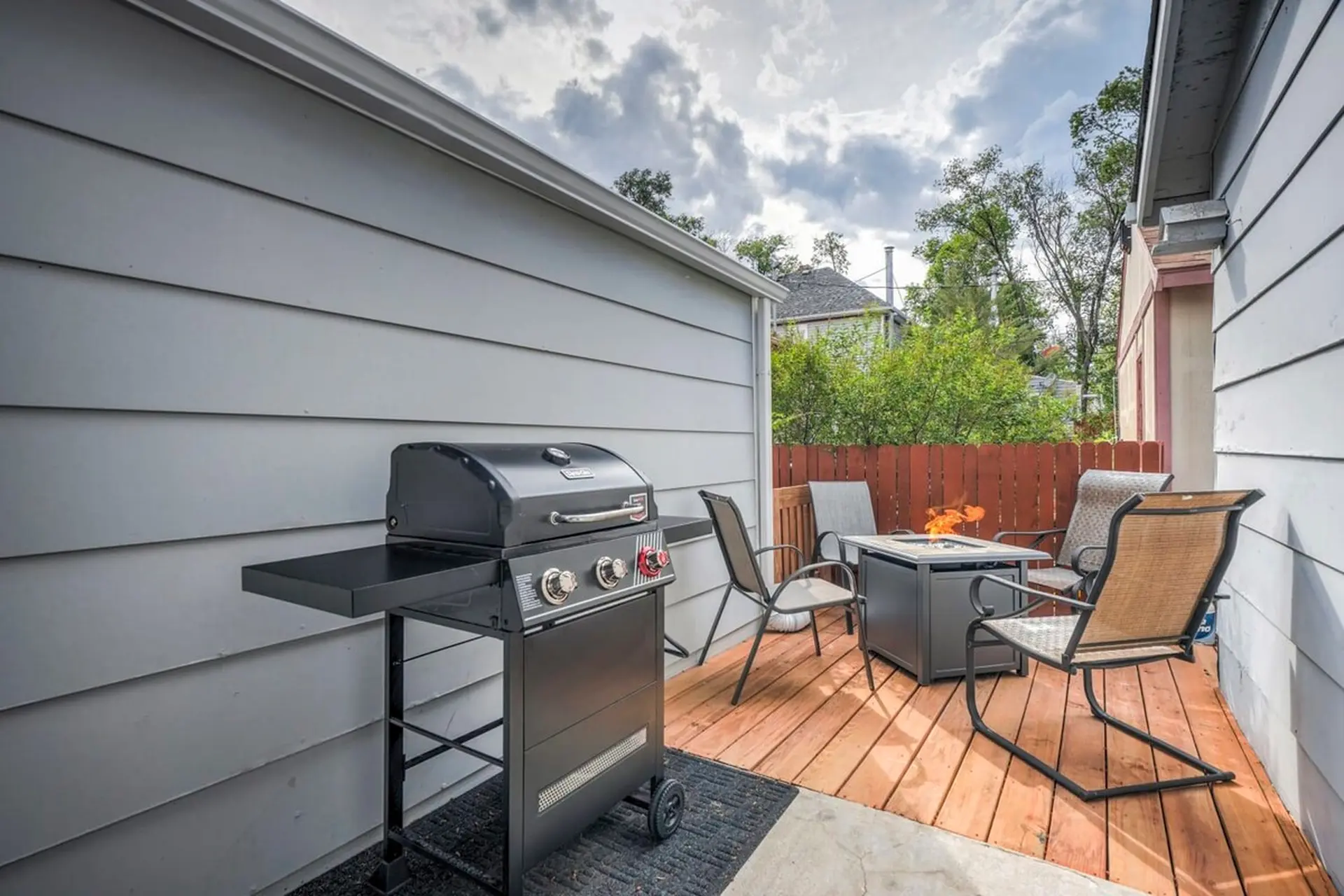 Peak Pool Hall! Billiards Room & BBQ & Fire Pit!