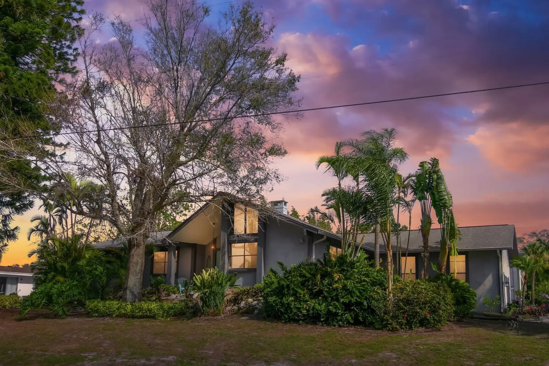 Funky Flamingo! Beach Villa Gear & Heated Pool