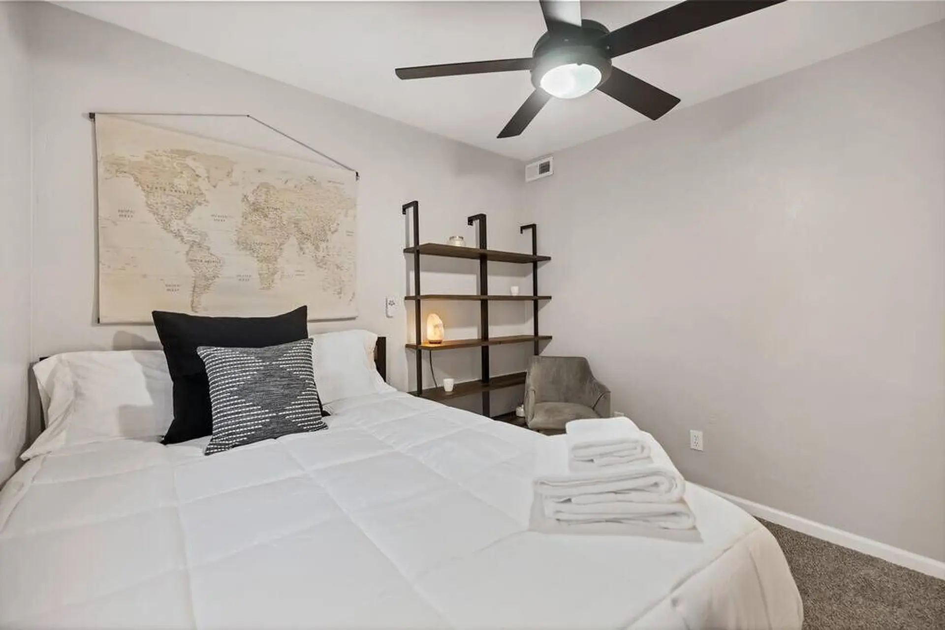 Casa Mosaic! Downtown w BBQ & Workspace!