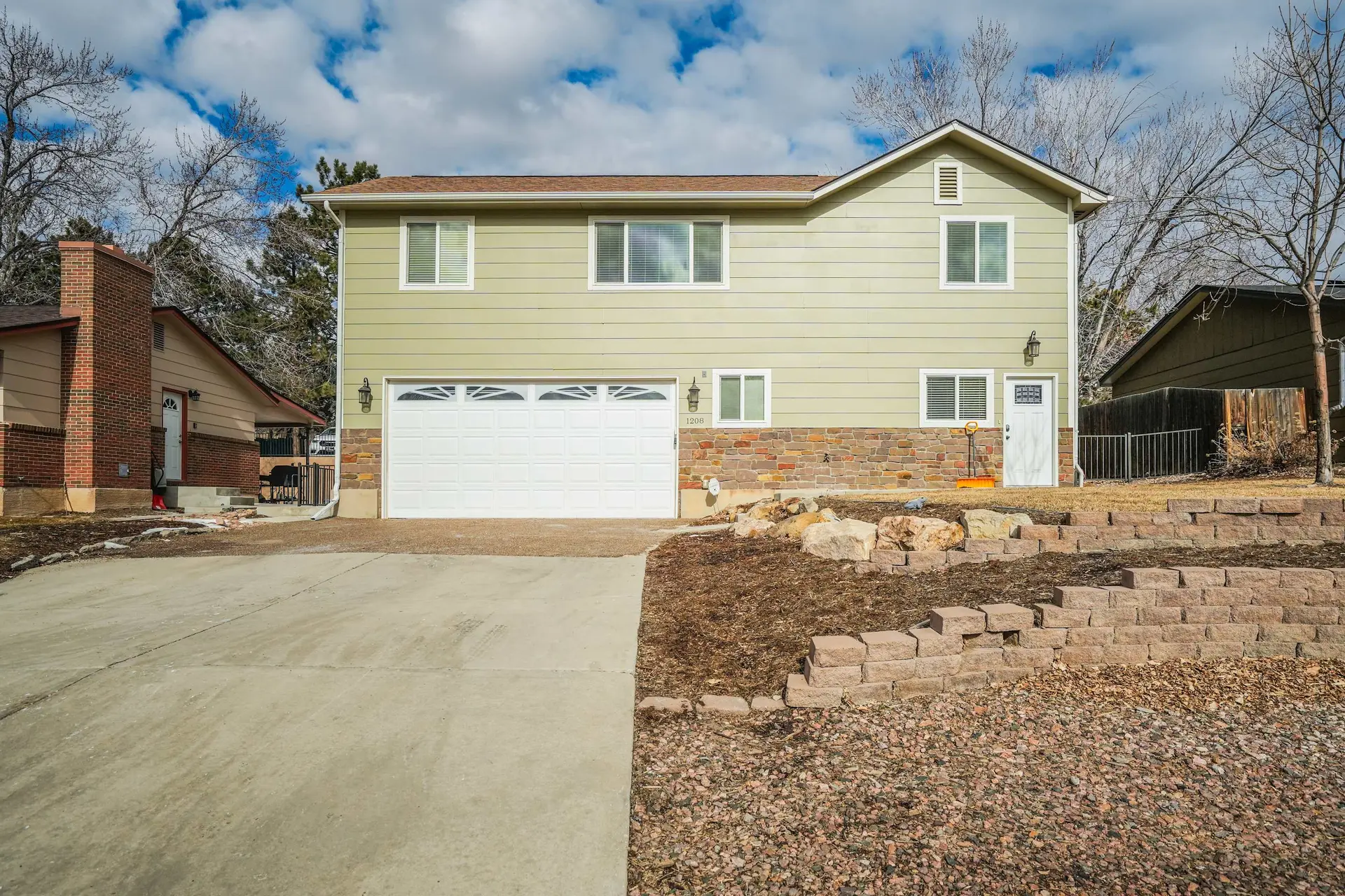 Crestwood Estate: 4 Homes, Sleeps 48, Near UCCS!