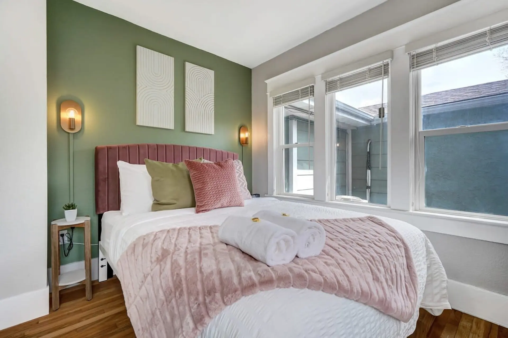 Institute Duo! 2 Apts Near Downtown & Parks