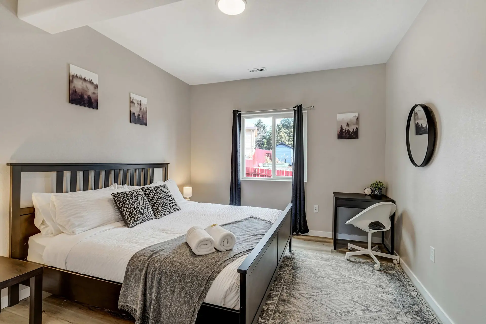 Parkside Ridge! Cozy Escape w/Hot Tub & Views