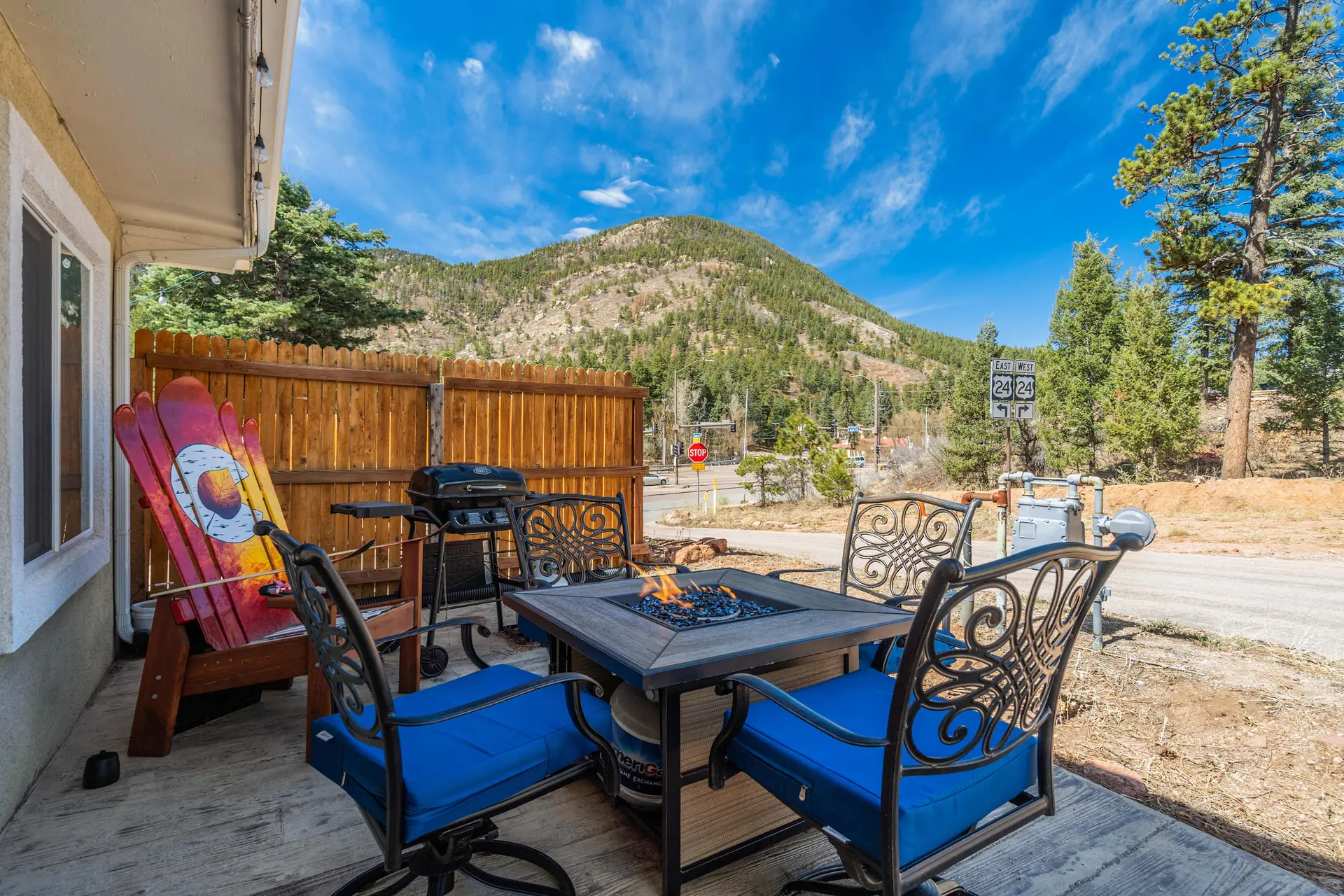 Mountain Studio! Cozy Escape with Stunning Views
