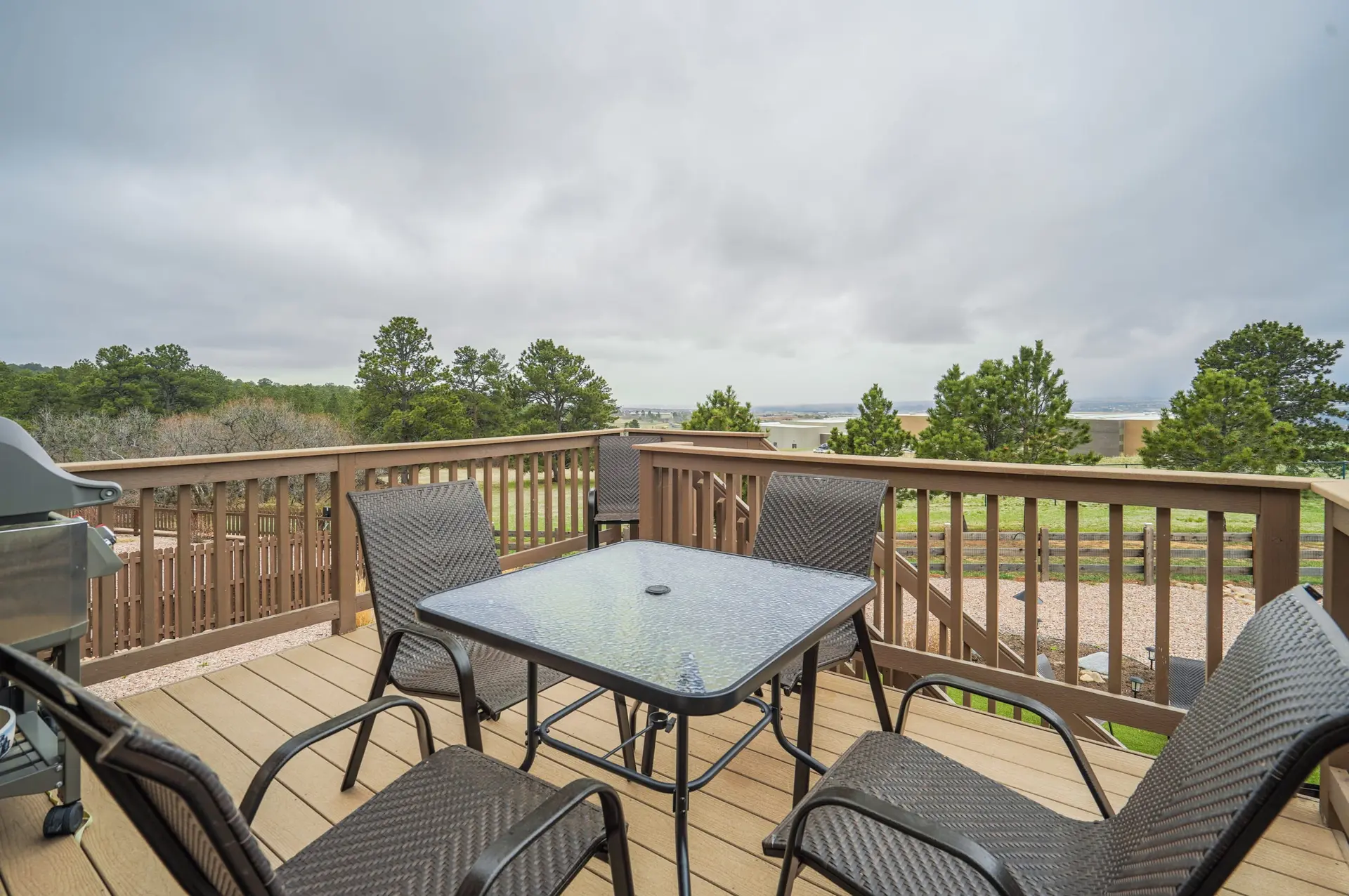 Mountain Breeze! Fire Pit, Air Hockey & Views!