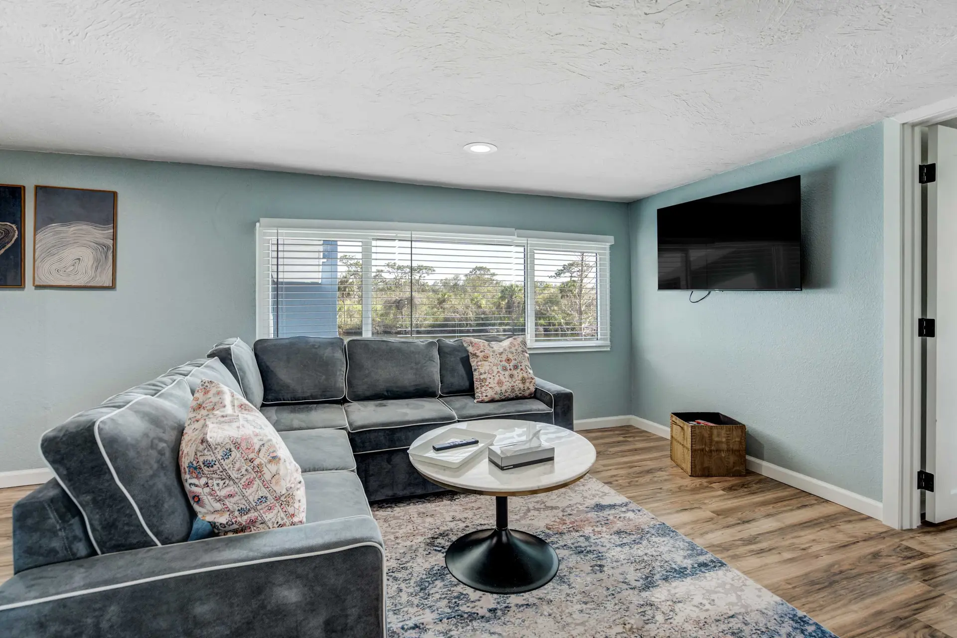 Riverside Breeze! Tropical Retreat w Tiki Hut