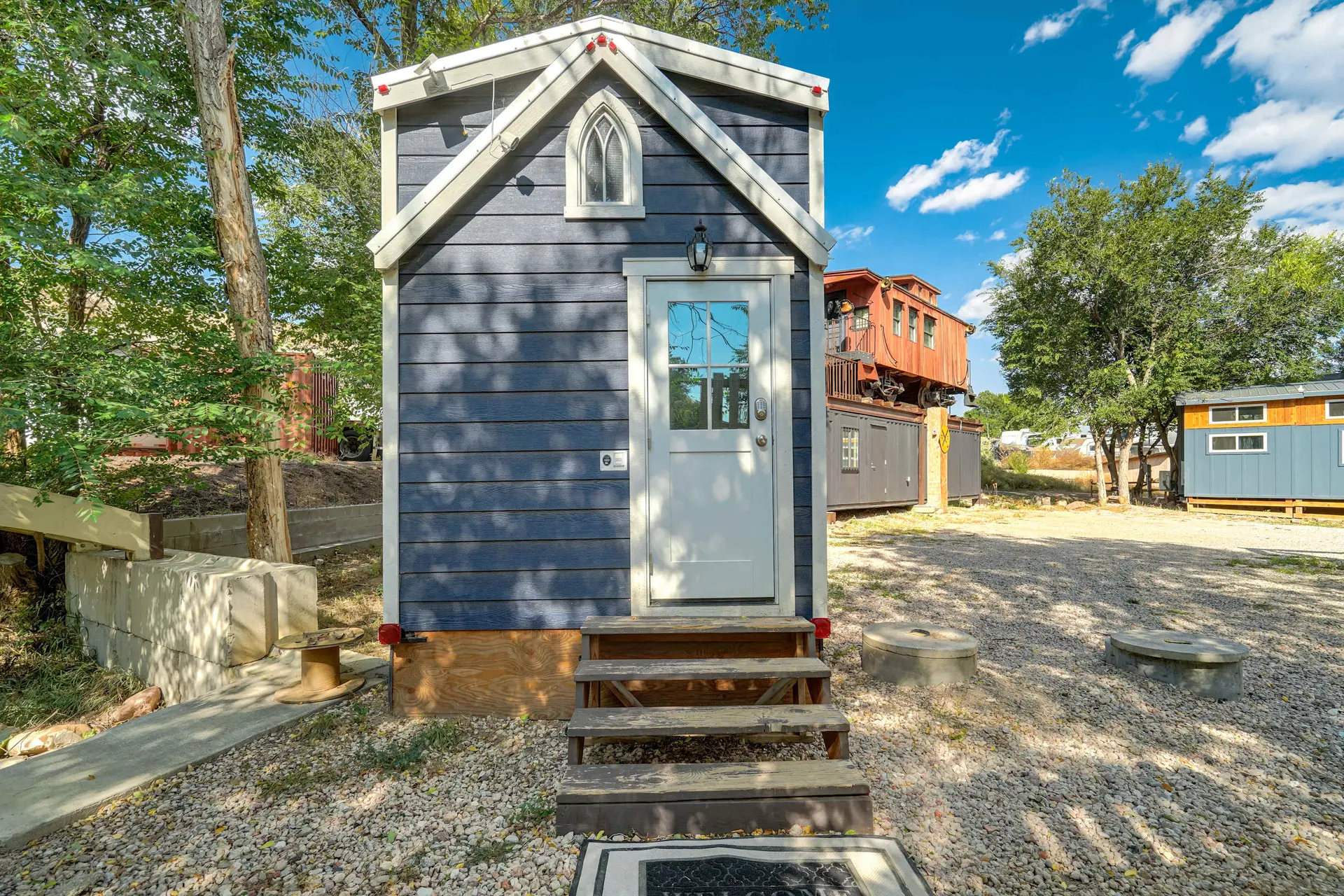 Red Rock Roost! Posh Studio near Hiking Trails 