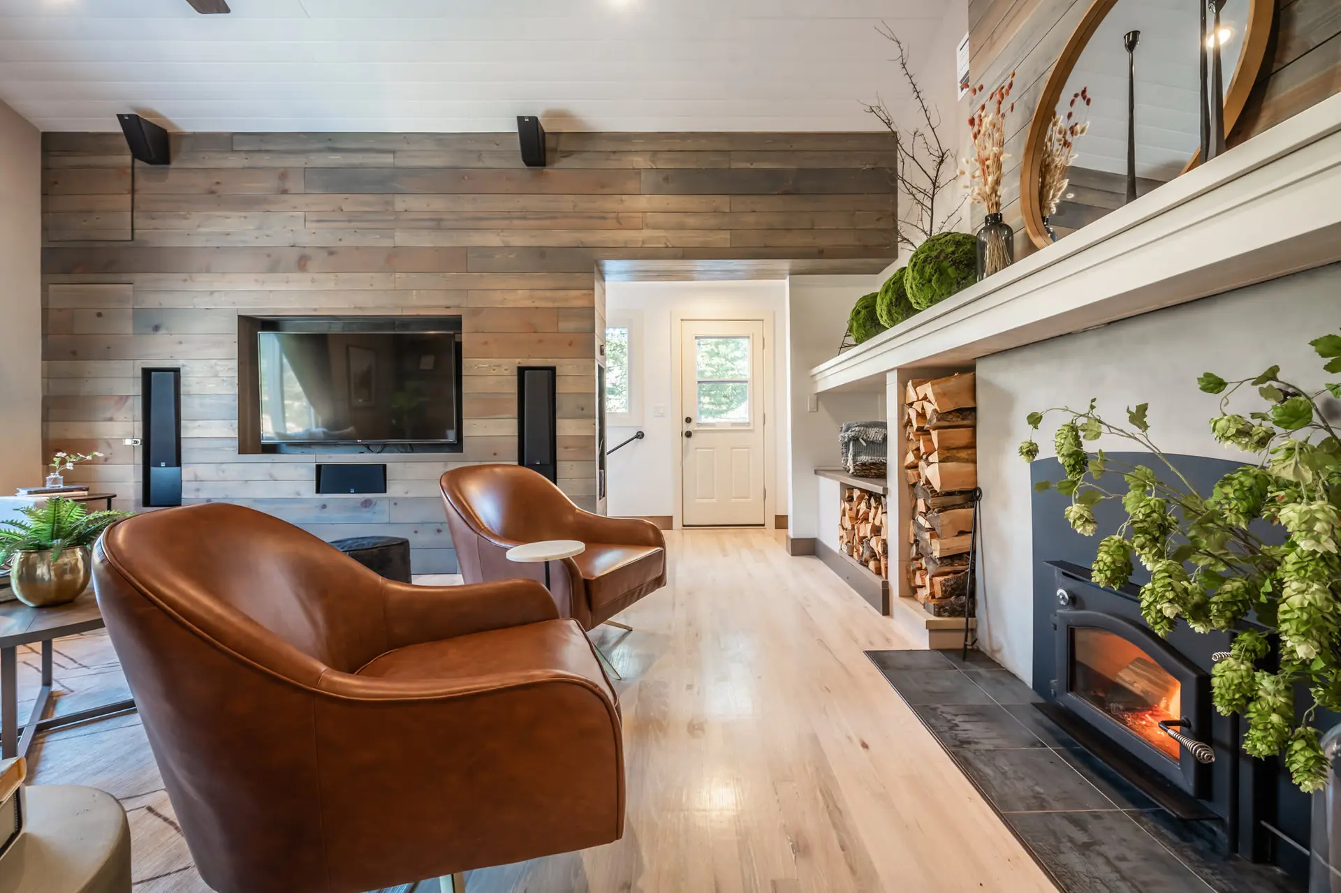 Cobalt Peak! Scenic Retreat w/ Sauna & Firepit