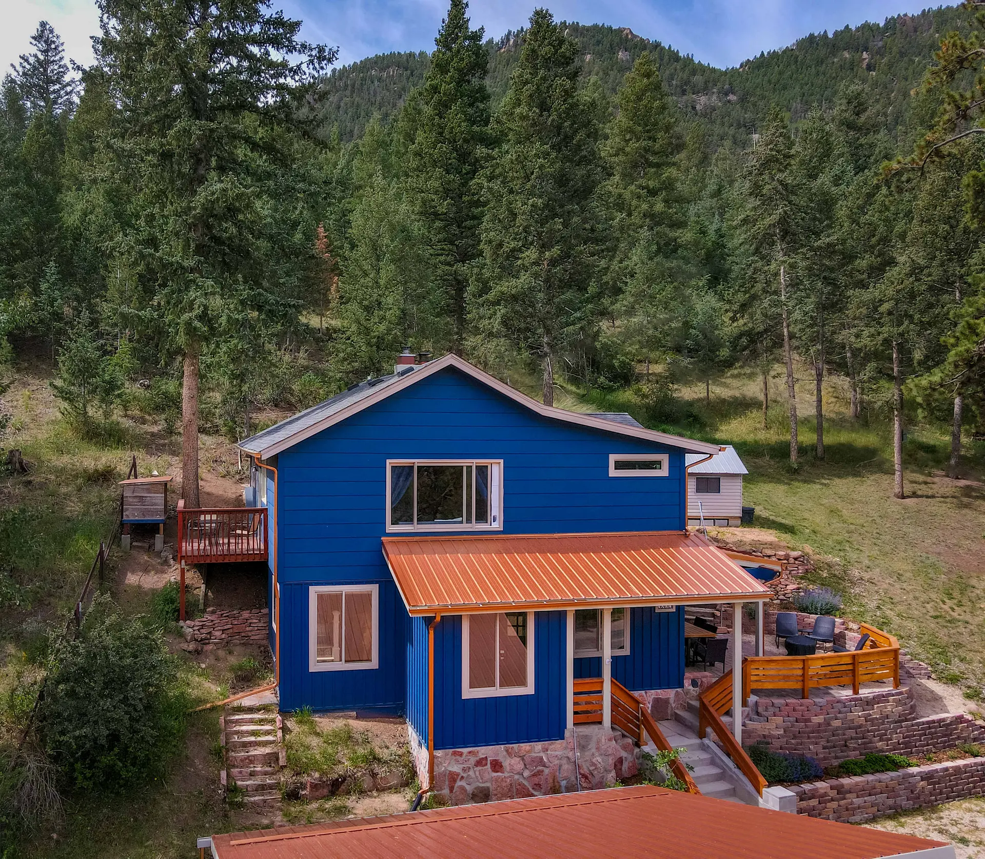 Cobalt Peak! Scenic Retreat w/ Sauna & Firepit