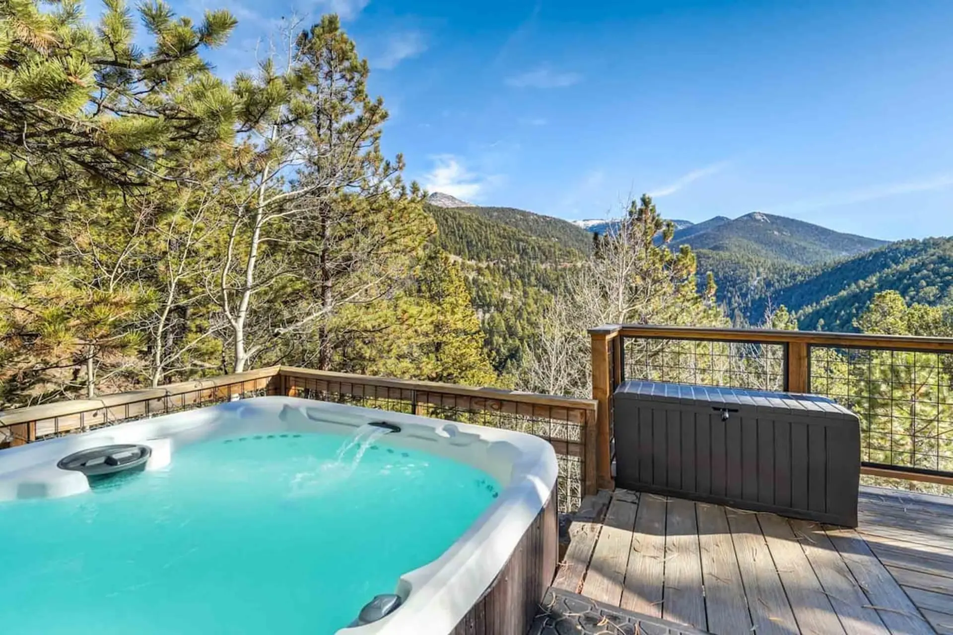 Timber Peak Cabin! Hot Tub,BBQ & Scenic Views!