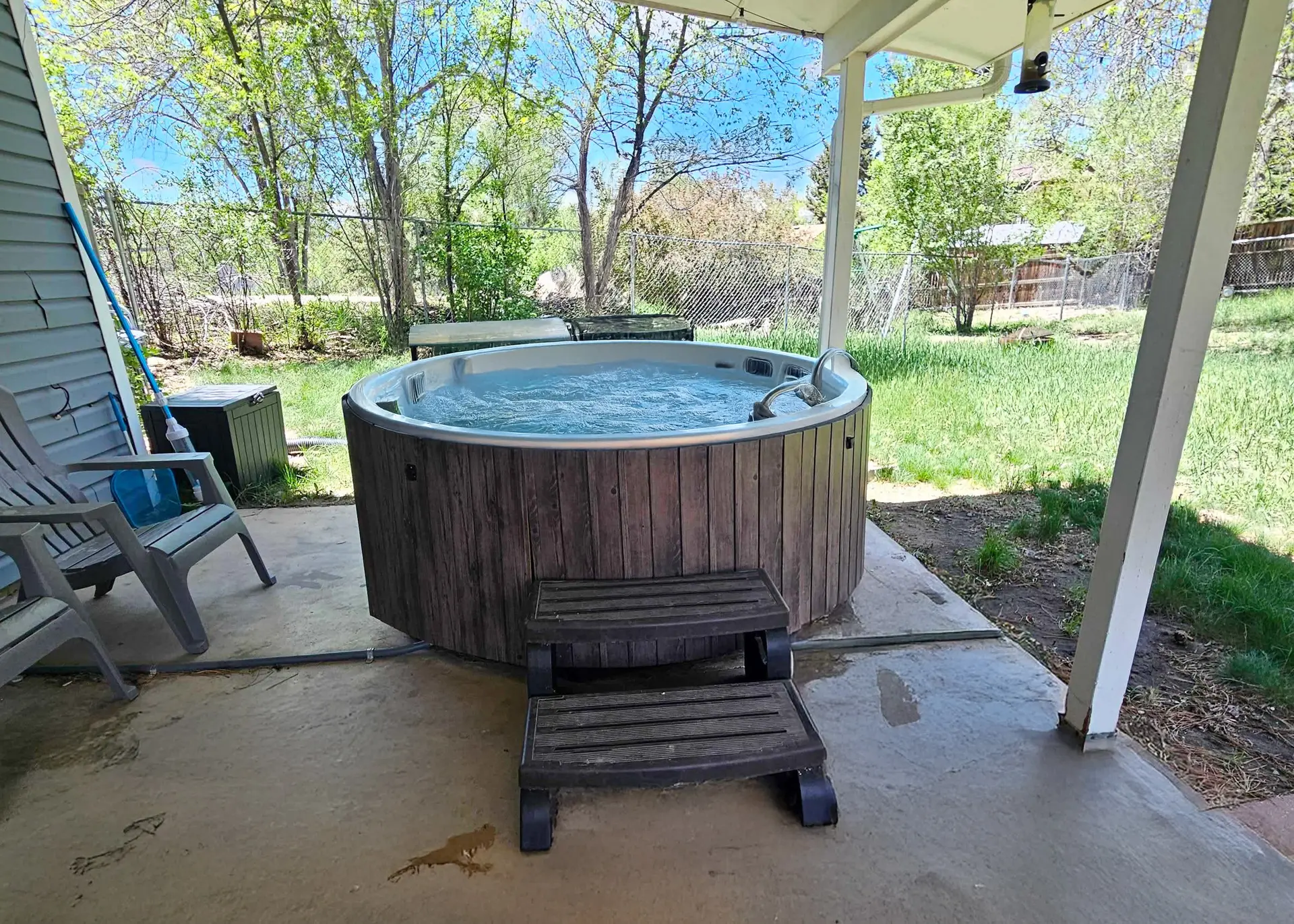 Wonderful Pines! Spacious Yard w/ Hot Tub