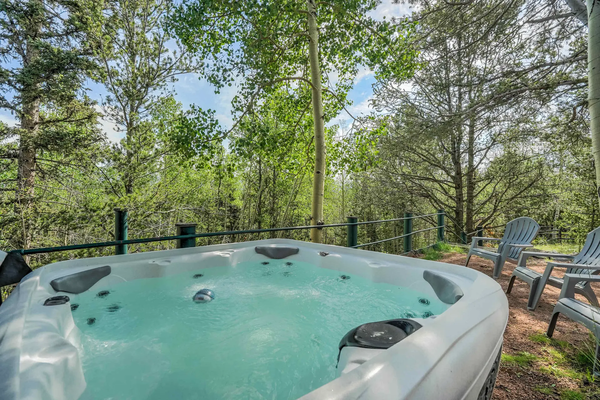 Rustic Outlaw! Scenic Mountain Stay w/ Hot Tub