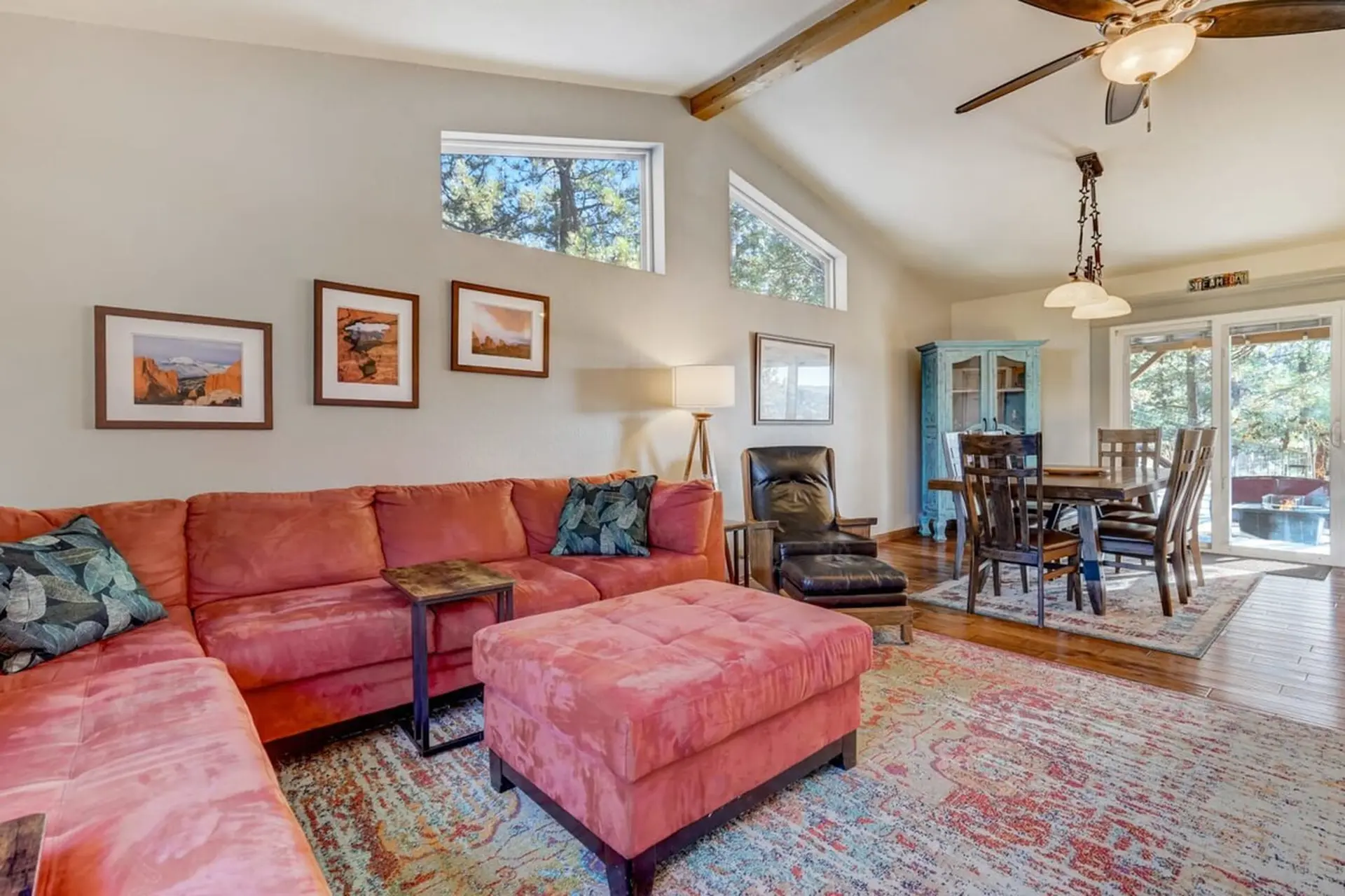Crystal Retreat! BBQ, Trails & Private Hot Tub