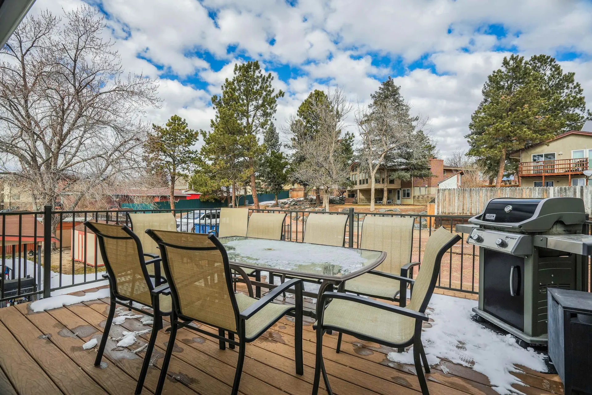 Crestview Place! 2 Mins to UCCS, Patio, and BBQ