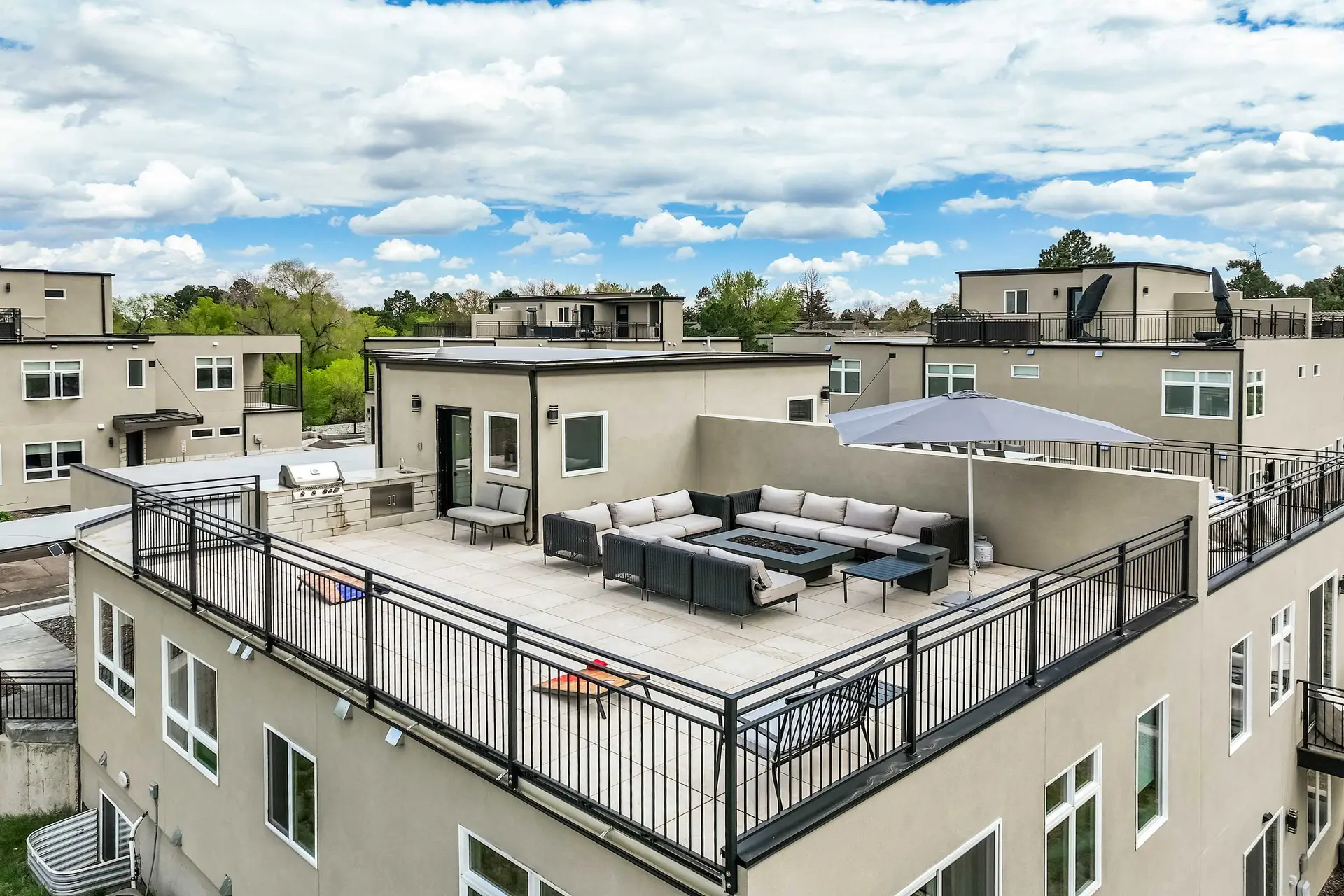 The Overlook! Luxury Rooftop Retreat by Broadmoor