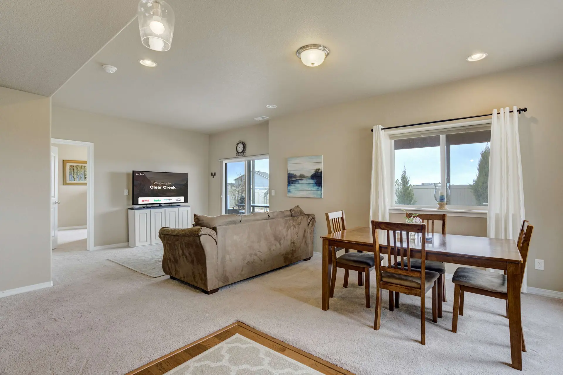 Clear Estate! Spacious Retreat with BBQ & Views