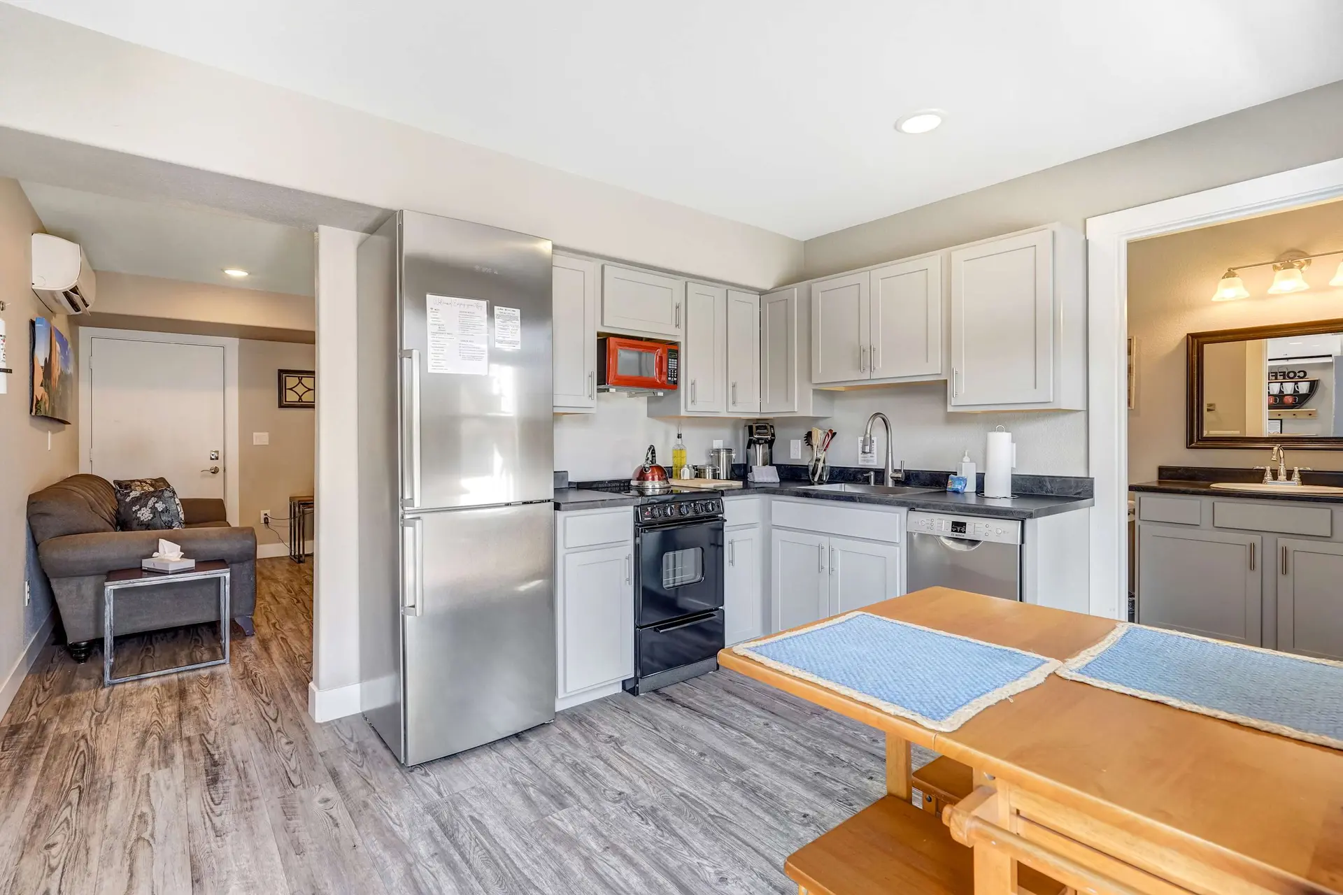 Vermijo Nook! Fire Pit, Walk to OCC, Near Downtown