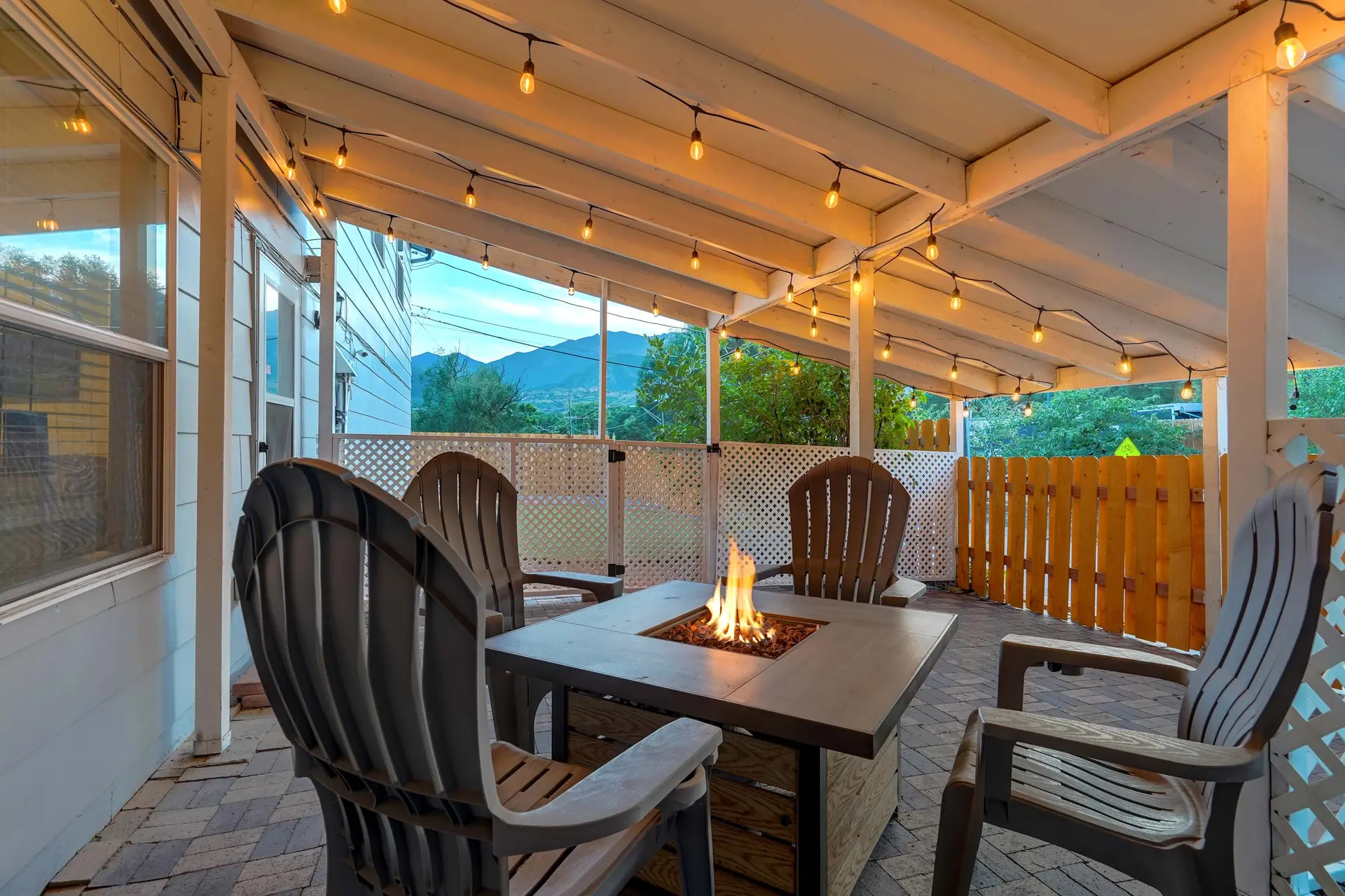 Vermijo Nook! Fire Pit, Walk to OCC, Near Downtown