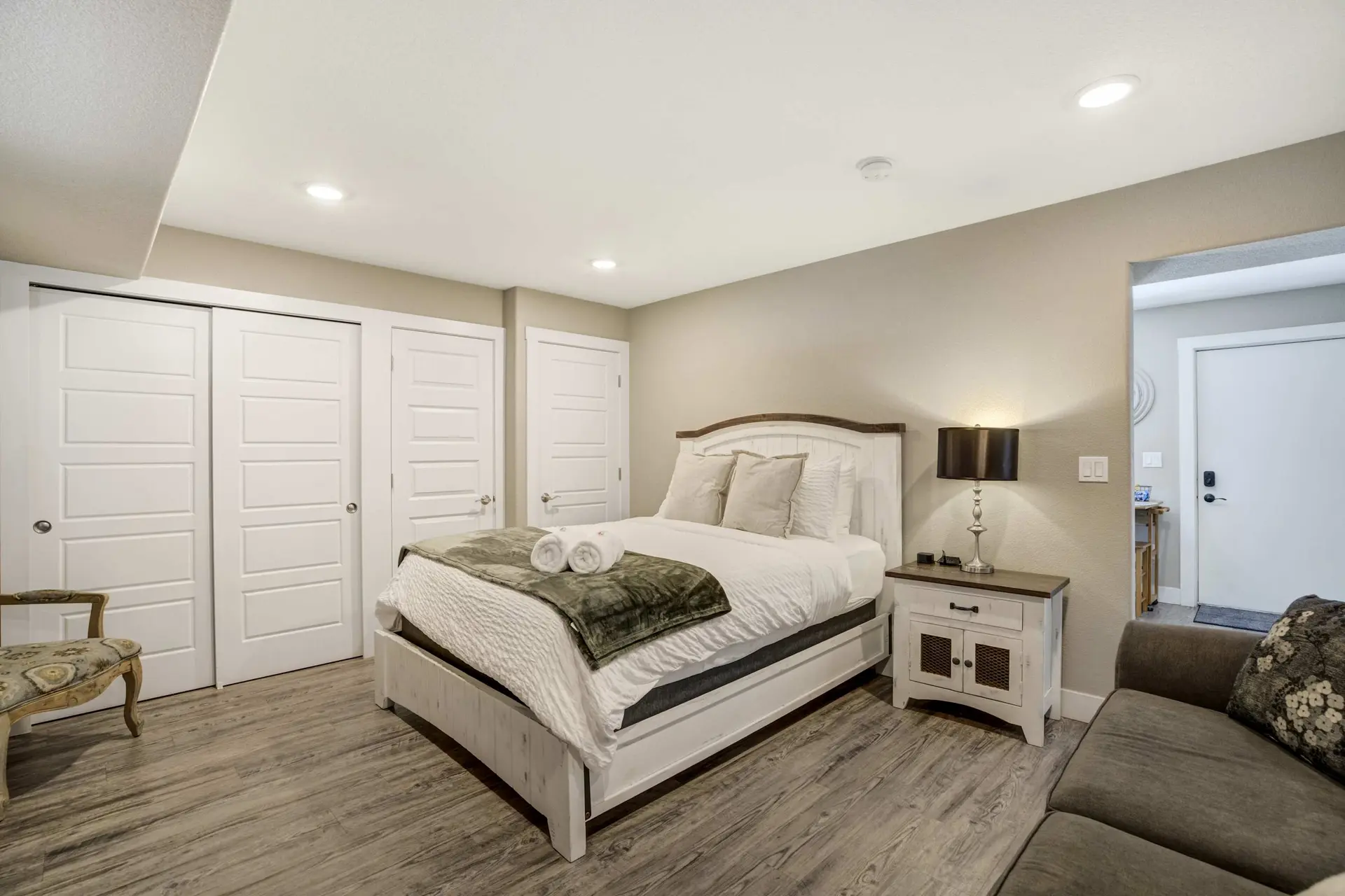 Vermijo Nook! Fire Pit, Walk to OCC, Near Downtown