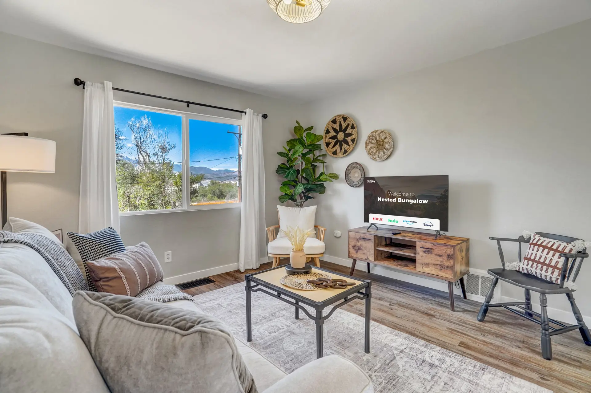 Nested Bungalow – Stylish Retreat w/Fire Pit & BBQ