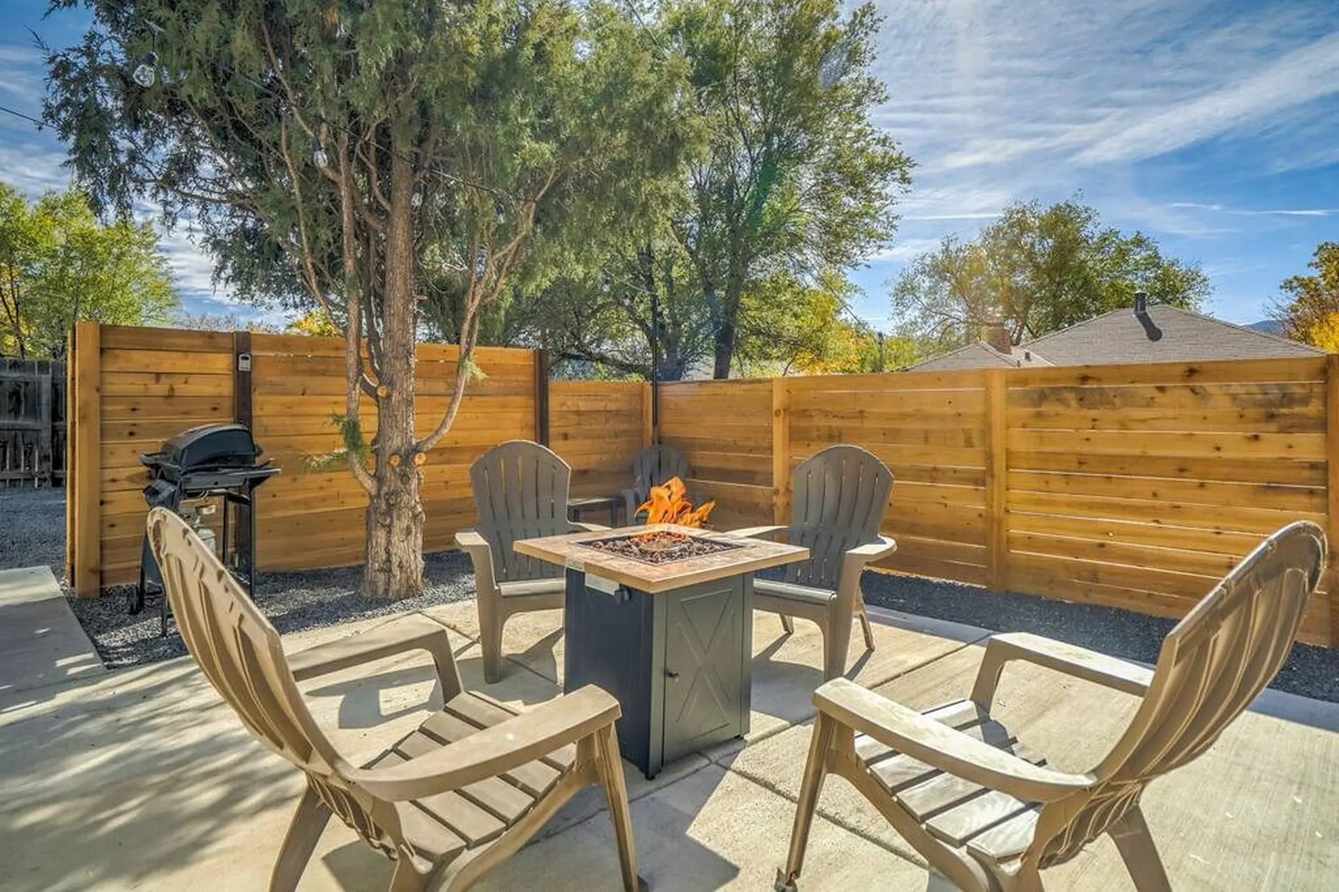 Kiowa Studio! Pet-Friendly Studio w BBQ & Fire Pit