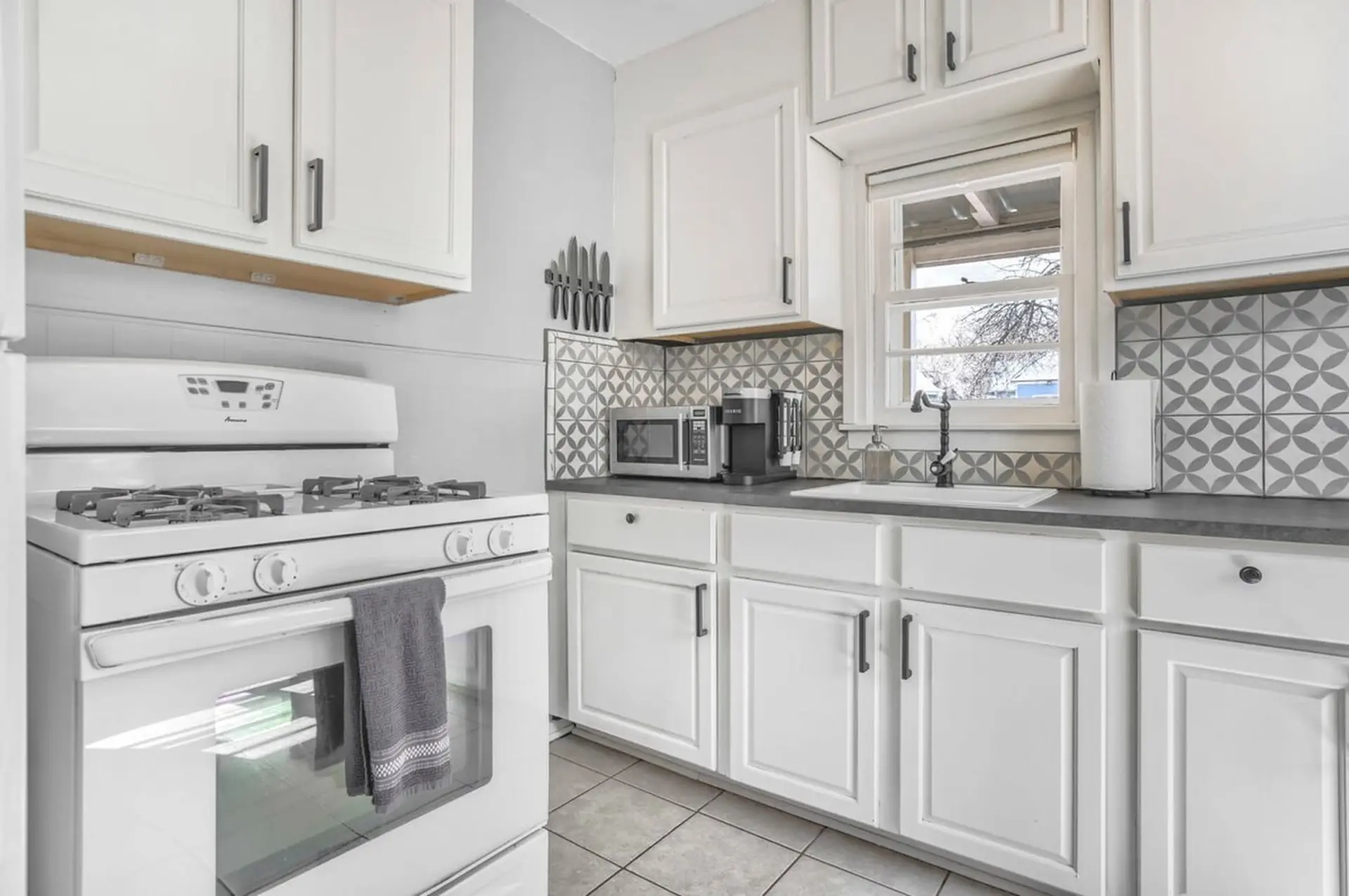 Colorado Cottage! Downtown, OCC w Patio!