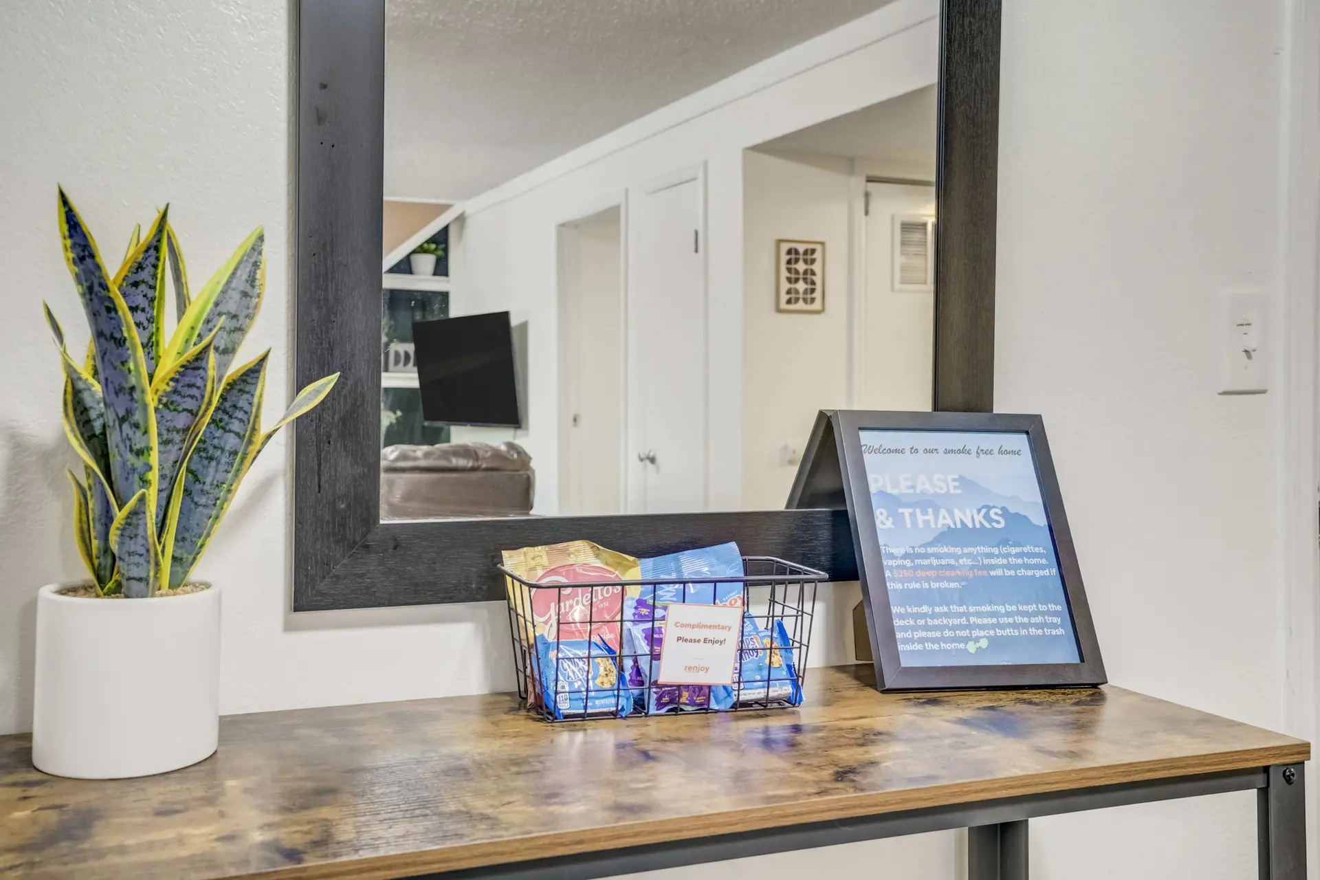 Hillside Perfection! Pet-Friendly, Fire Pit & BBQ