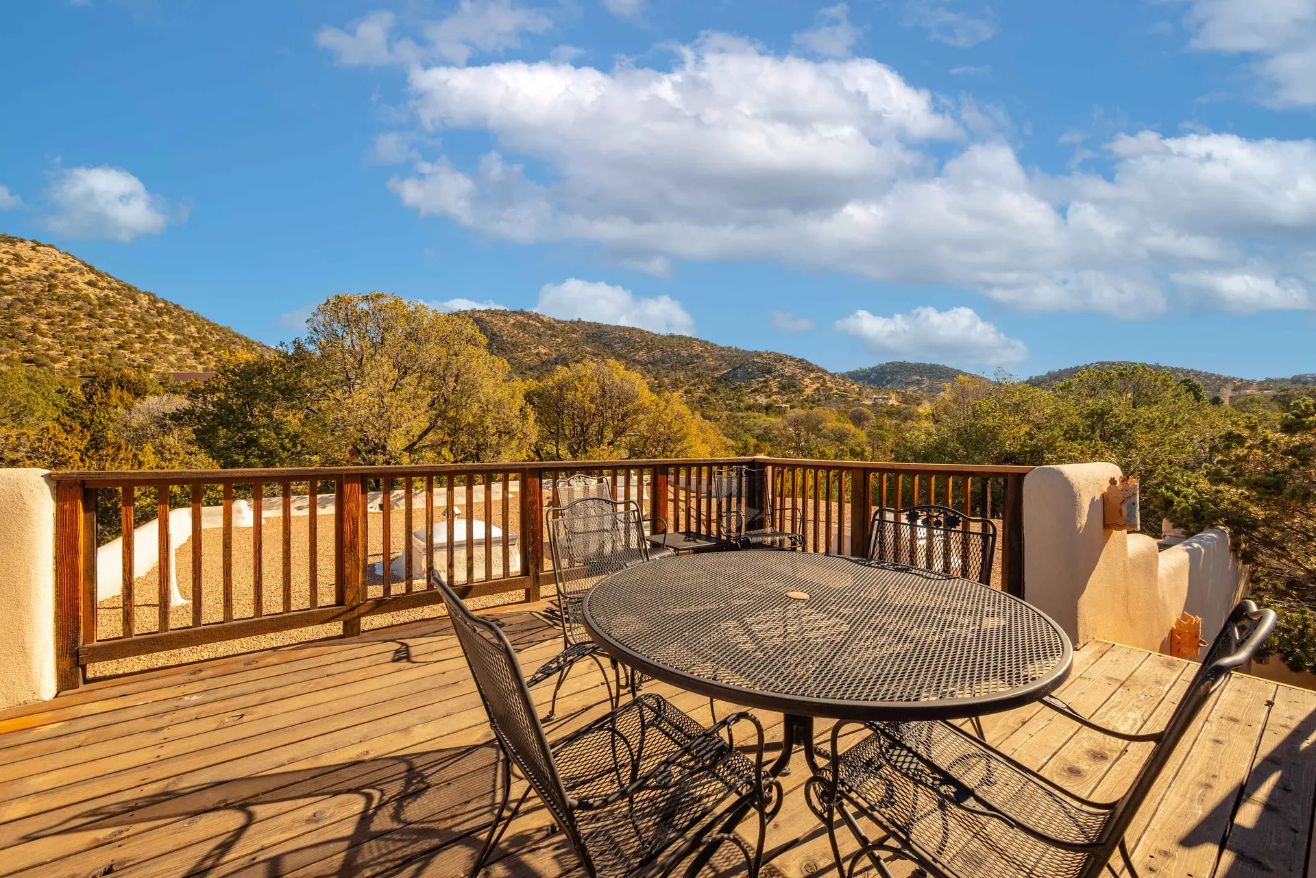 Foothills Retreat- Patios| Rooftop Deck|Quiet|2BR