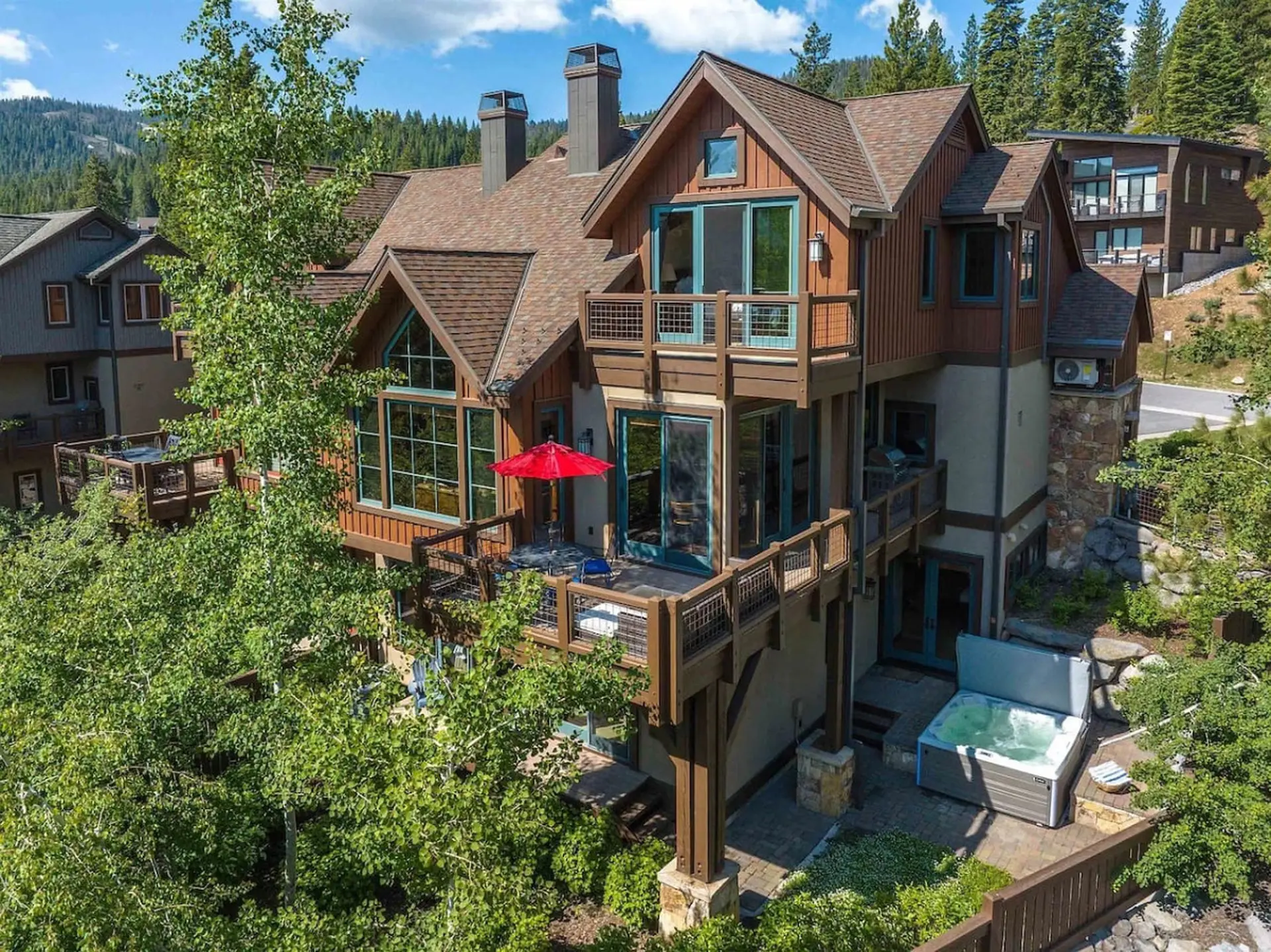 Luxury Northstar Hot-Tub Walk to Lifts & Village