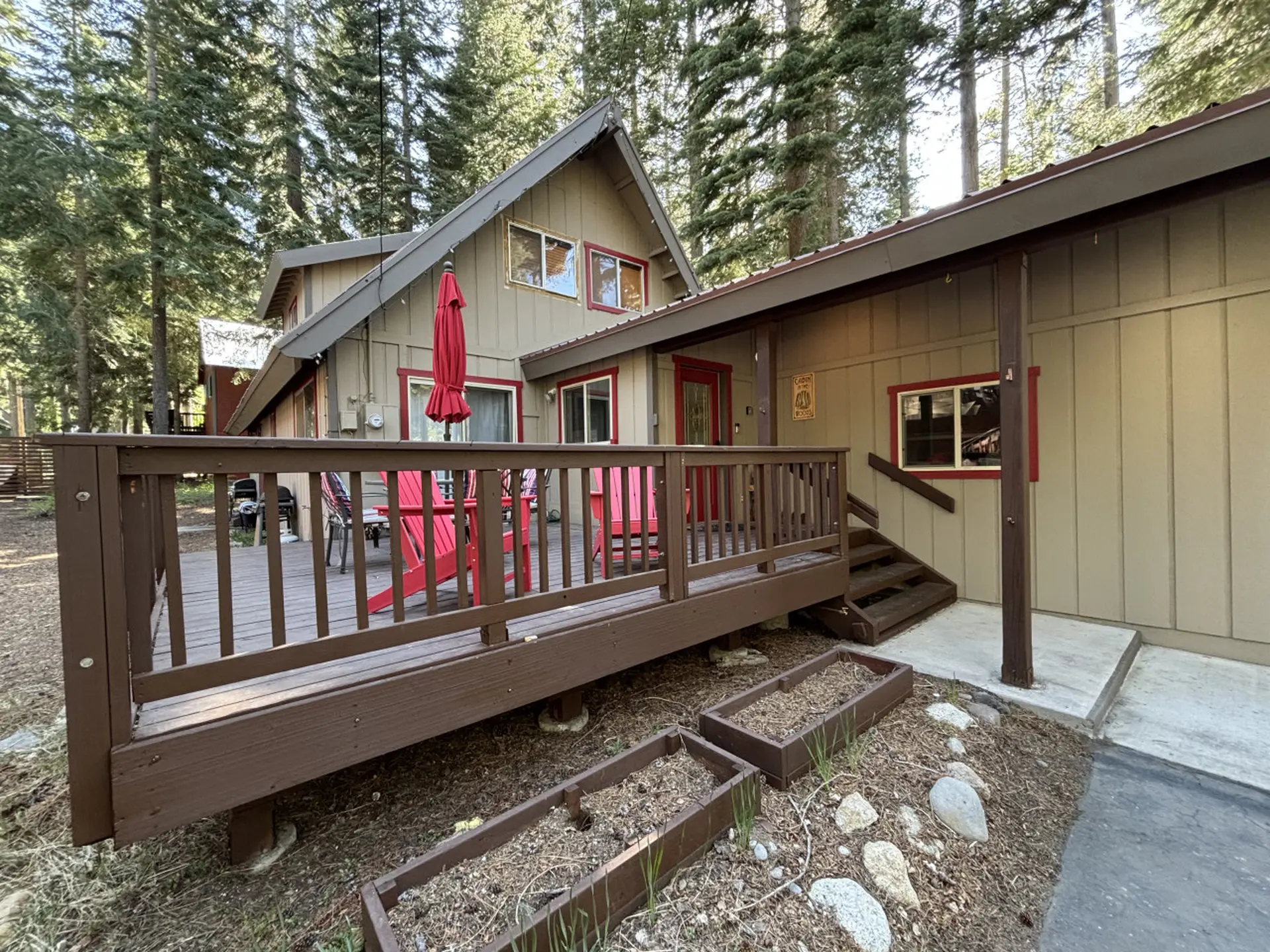 Cabin Hot-Tub Walk to Donner Lake's West End Beach