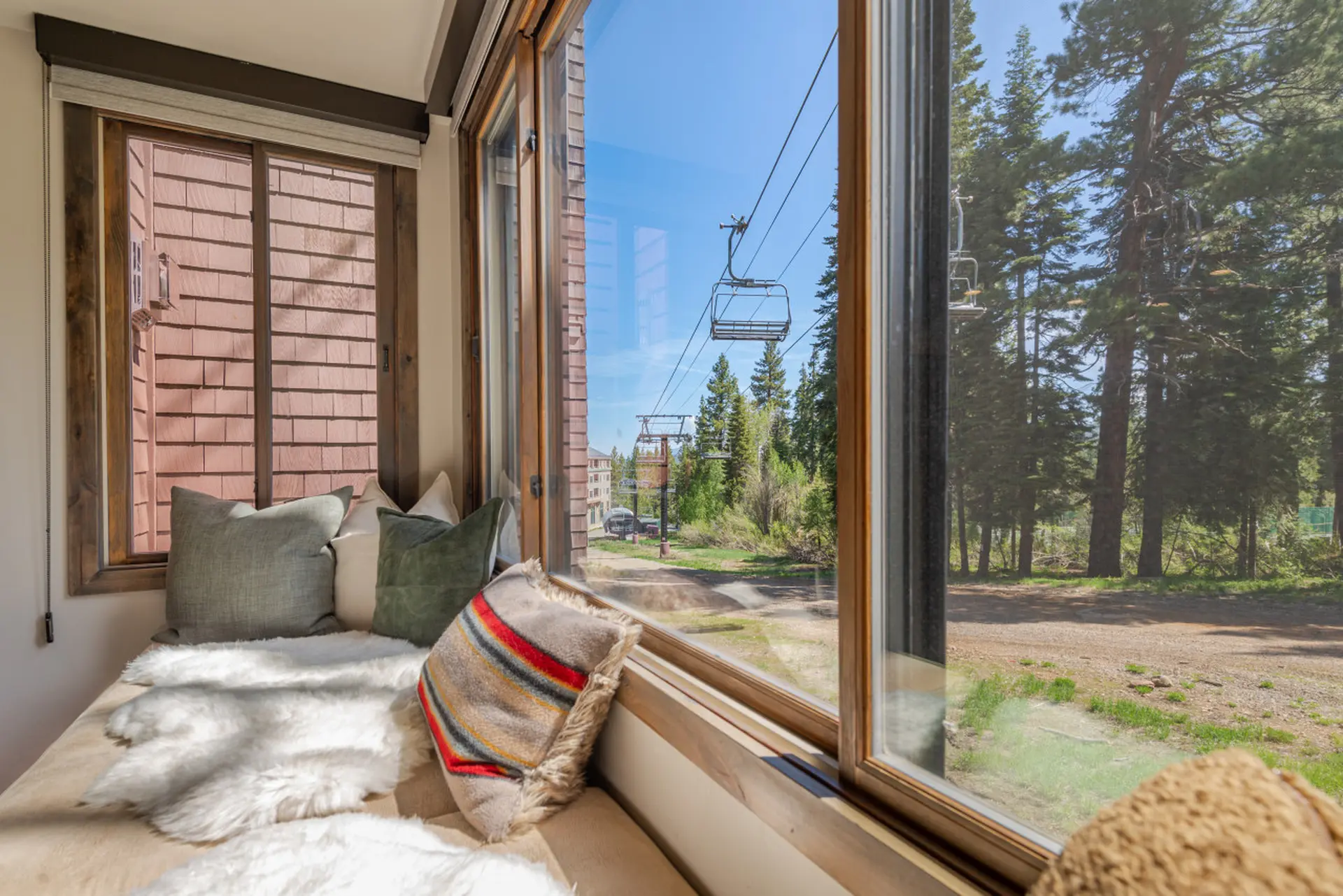 VIP Northstar True Ski In Ski Out Condo Hot-Tubs