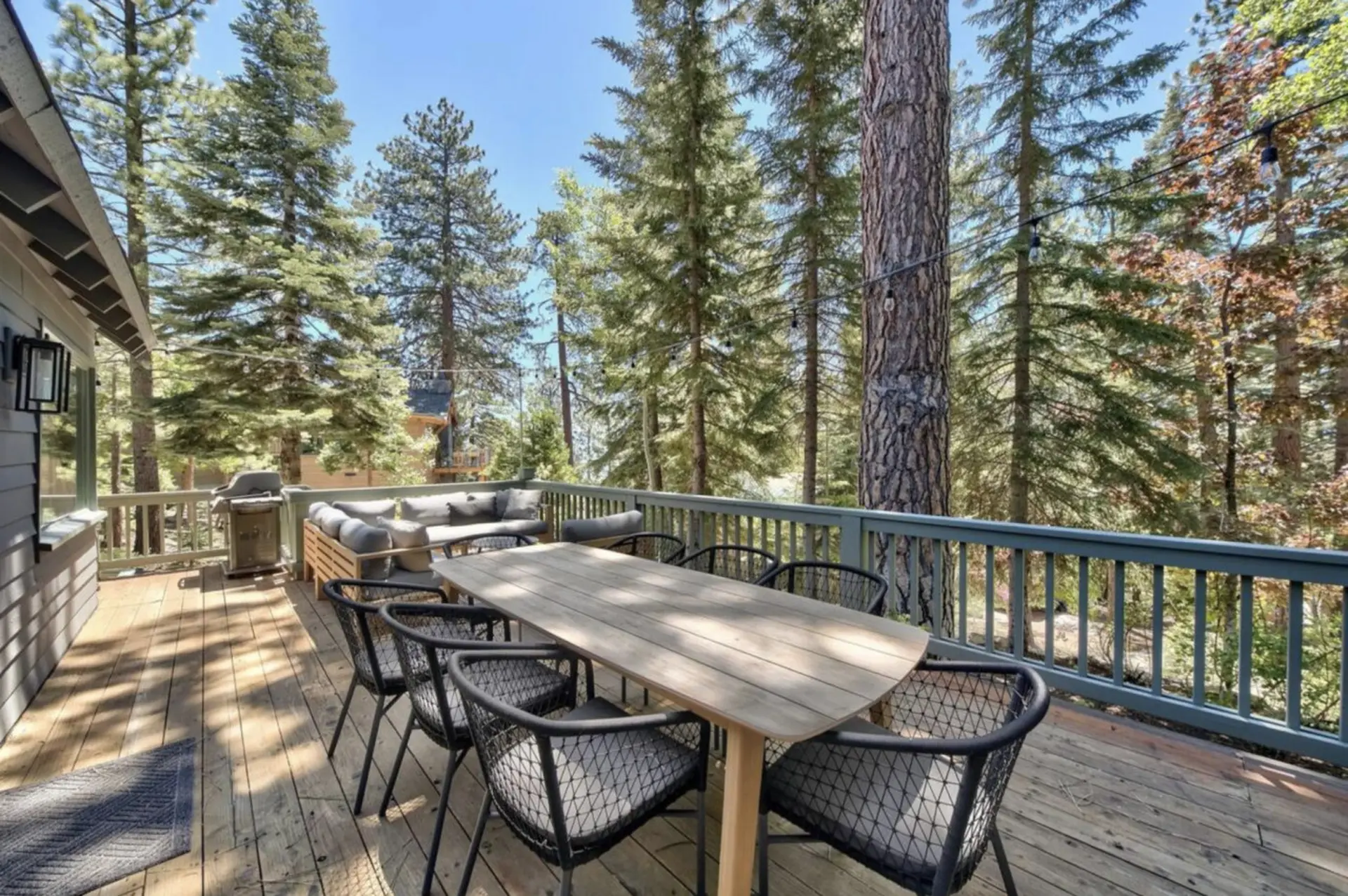 Gorgeous Cabin Close to Slopes Lake Trails A+ Deck